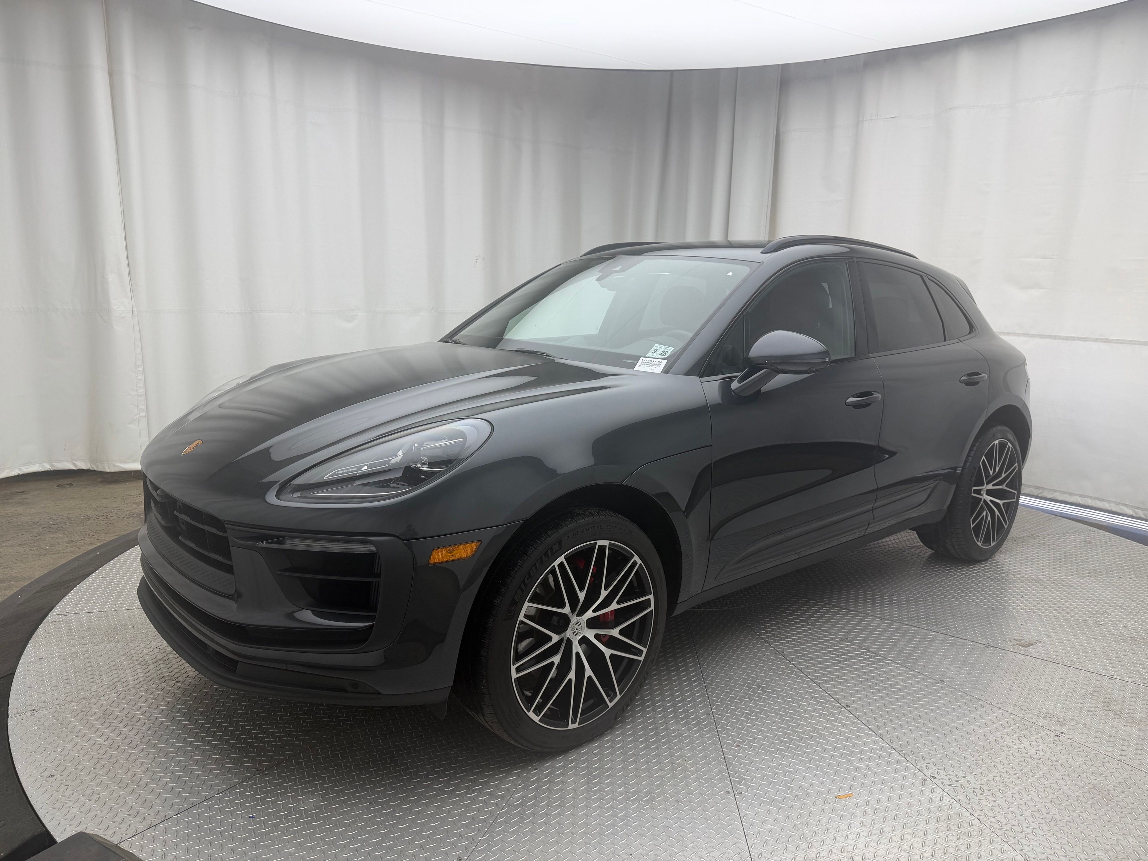 Thumbnail: 2024 Porsche Macan - 1