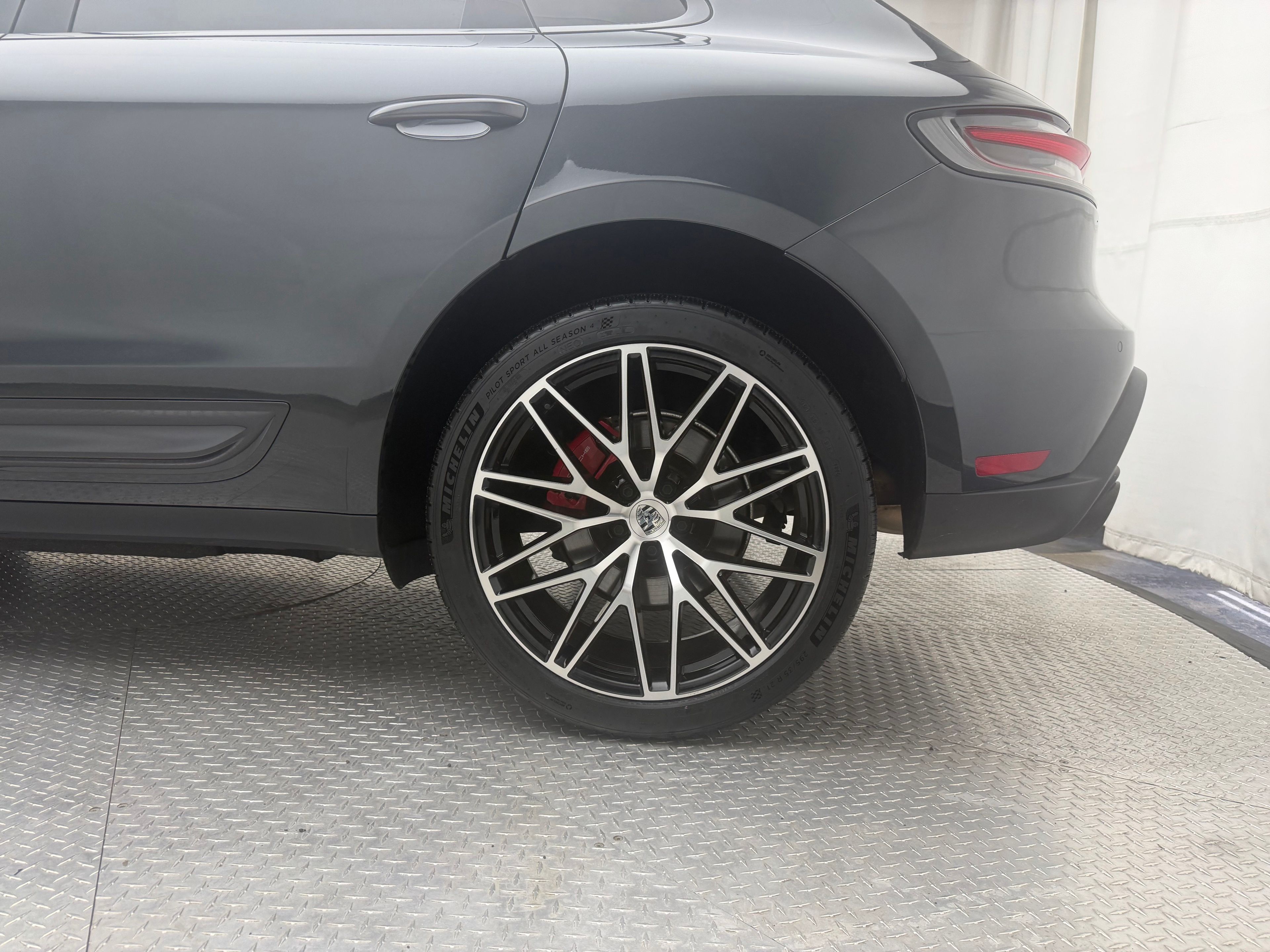 Thumbnail: 2024 Porsche Macan - 9