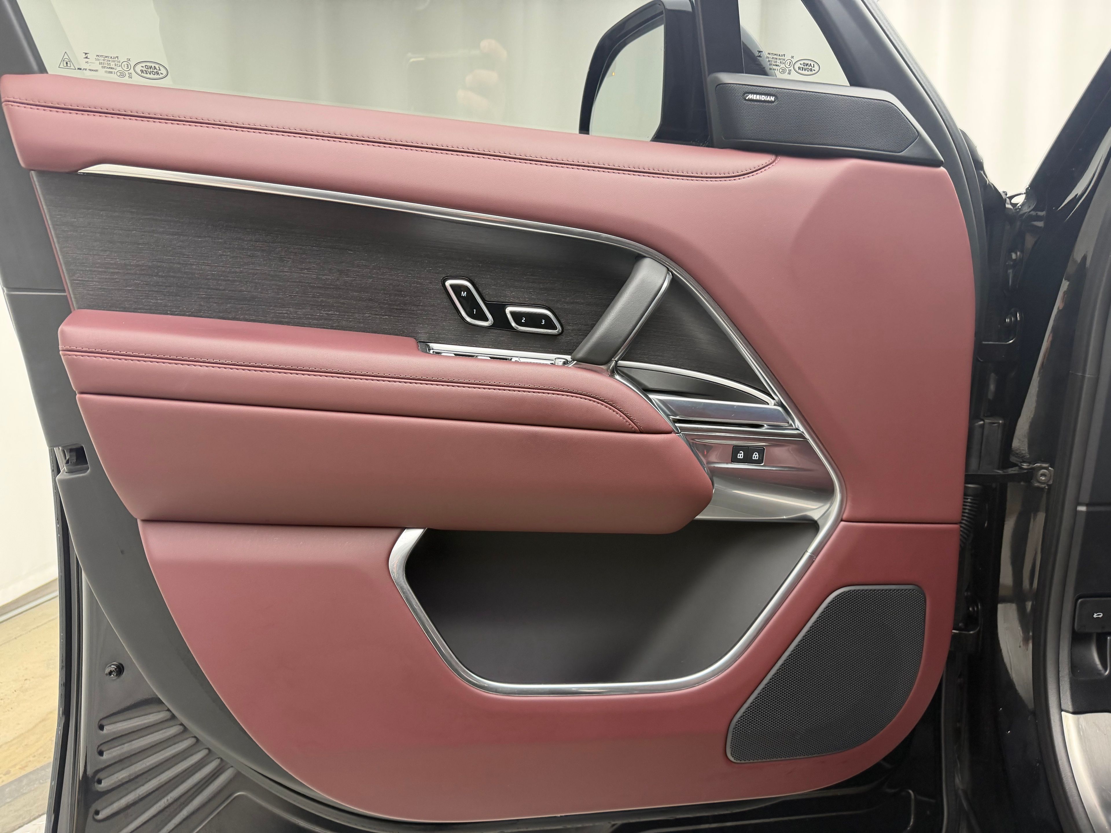 Thumbnail: 2024 Land Rover Range Rover - 31