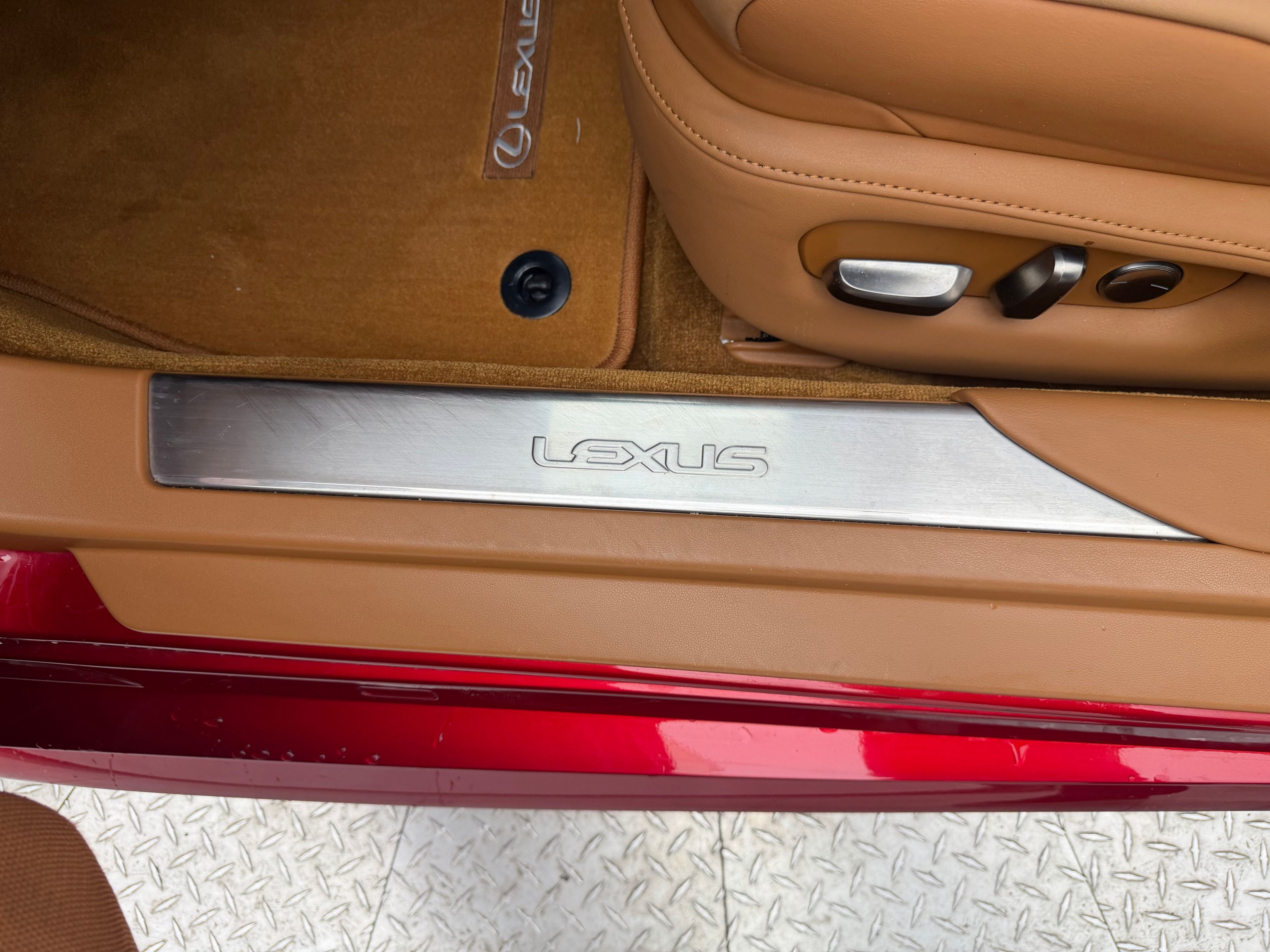 Thumbnail: 2018 Lexus LC - 30