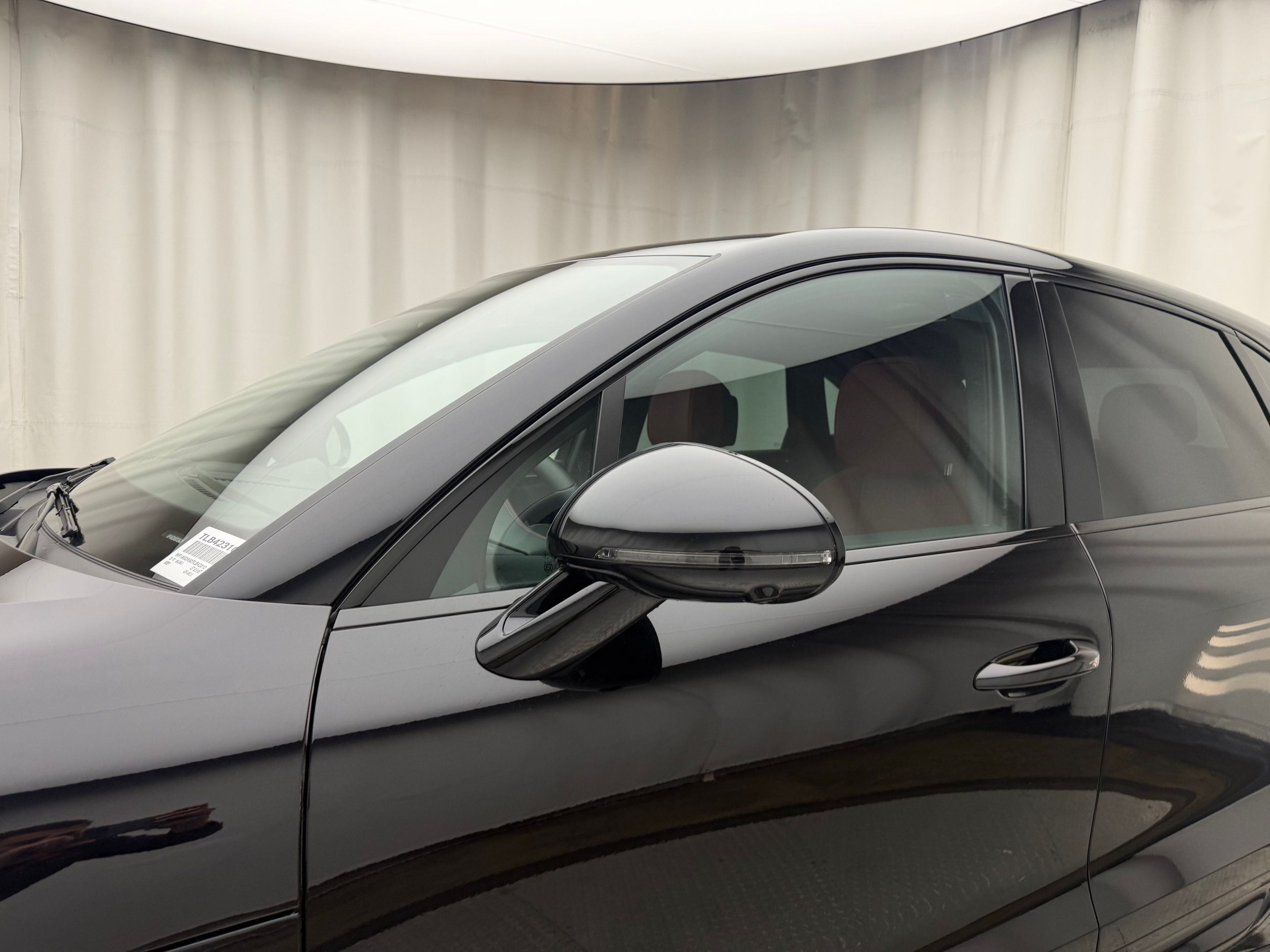 Thumbnail: 2026 Porsche Macan - 8