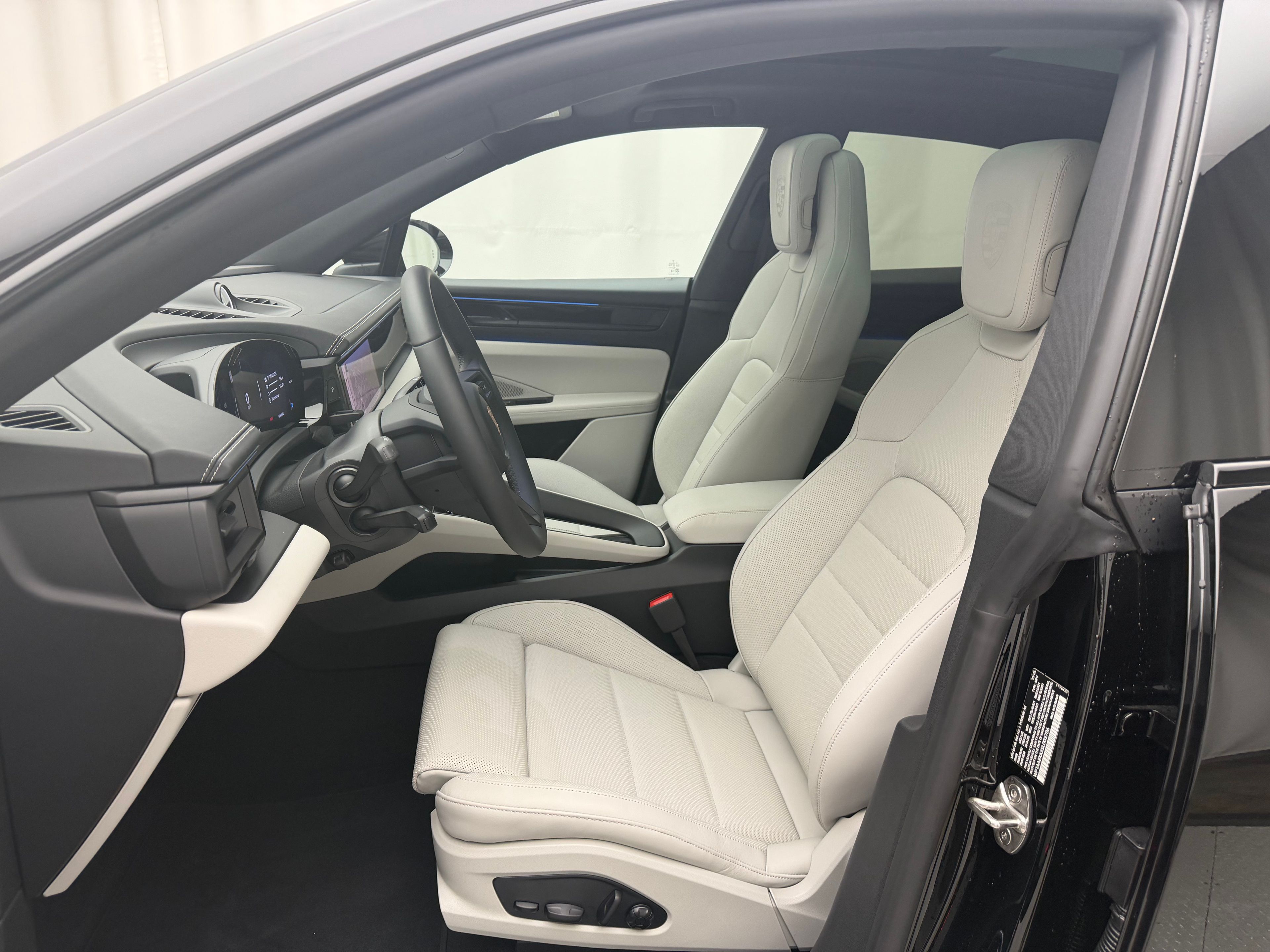 Thumbnail: 2025 Porsche Macan - 5