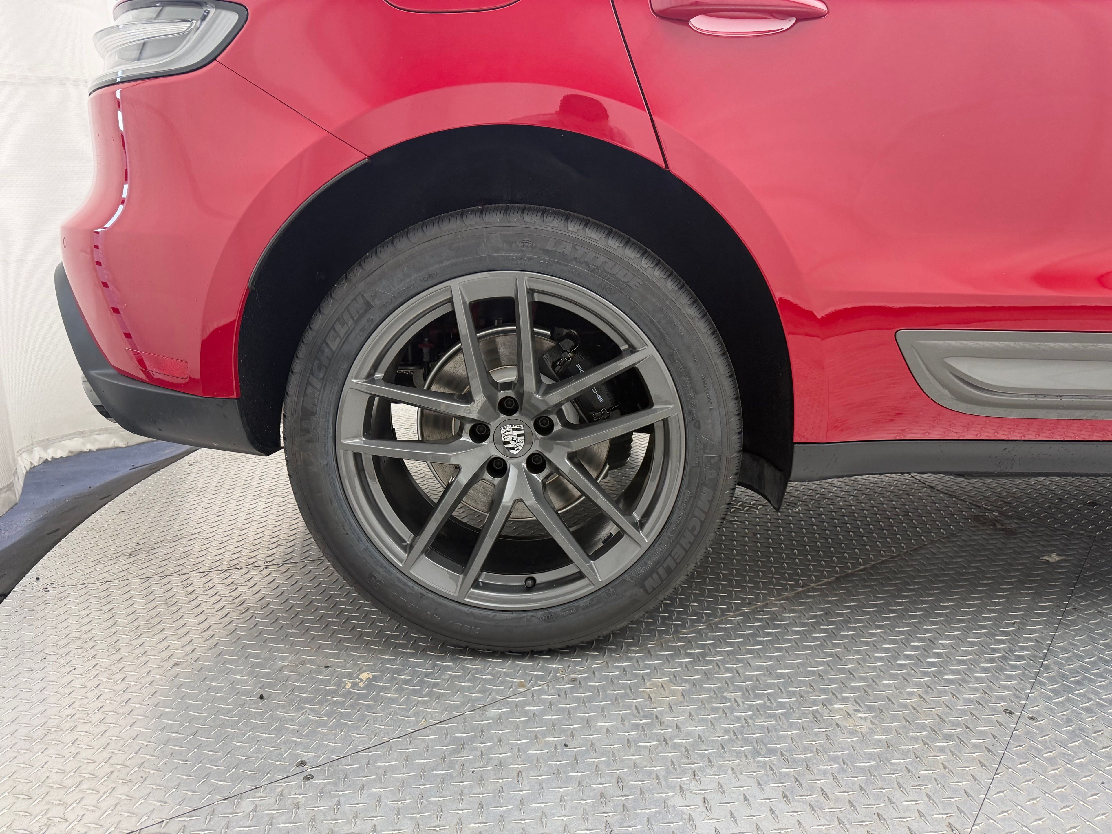 Thumbnail: 2026 Porsche Macan - 15