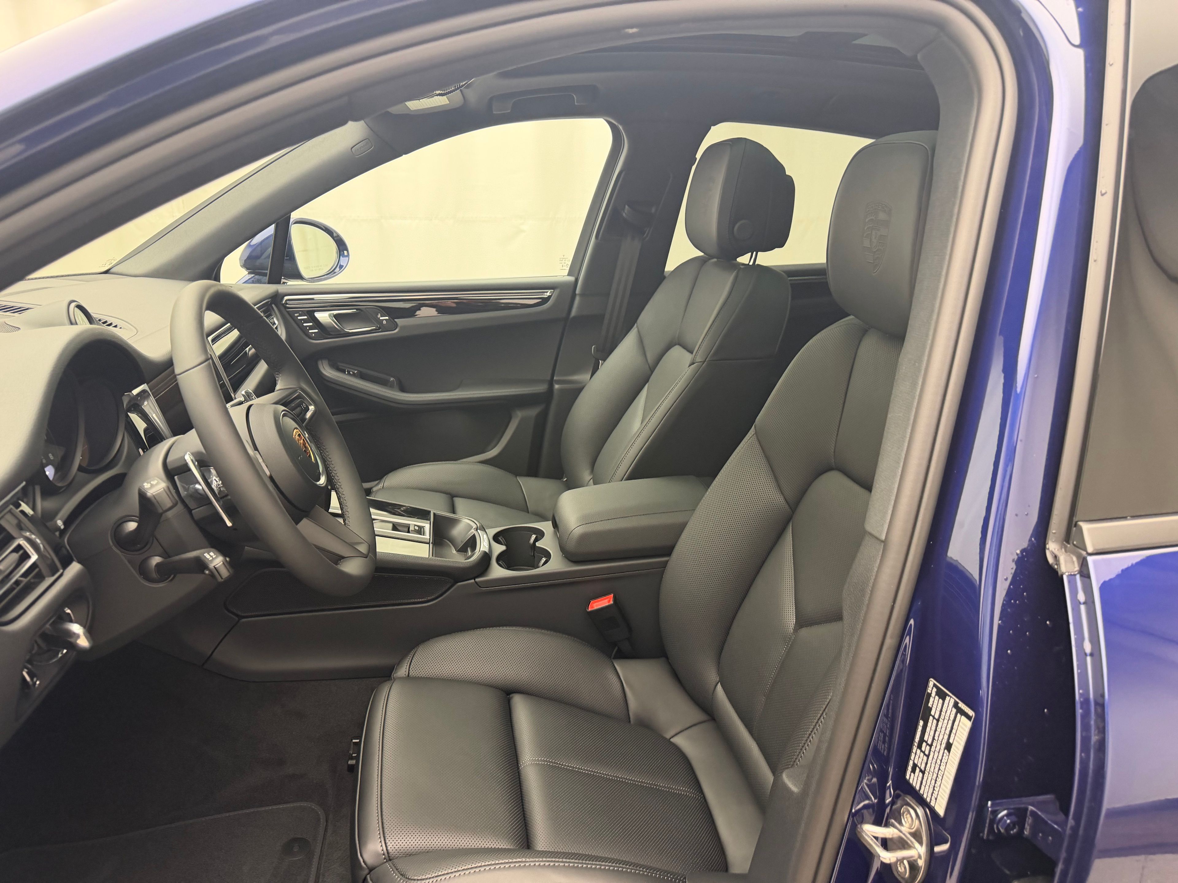 Thumbnail: 2026 Porsche Macan - 5