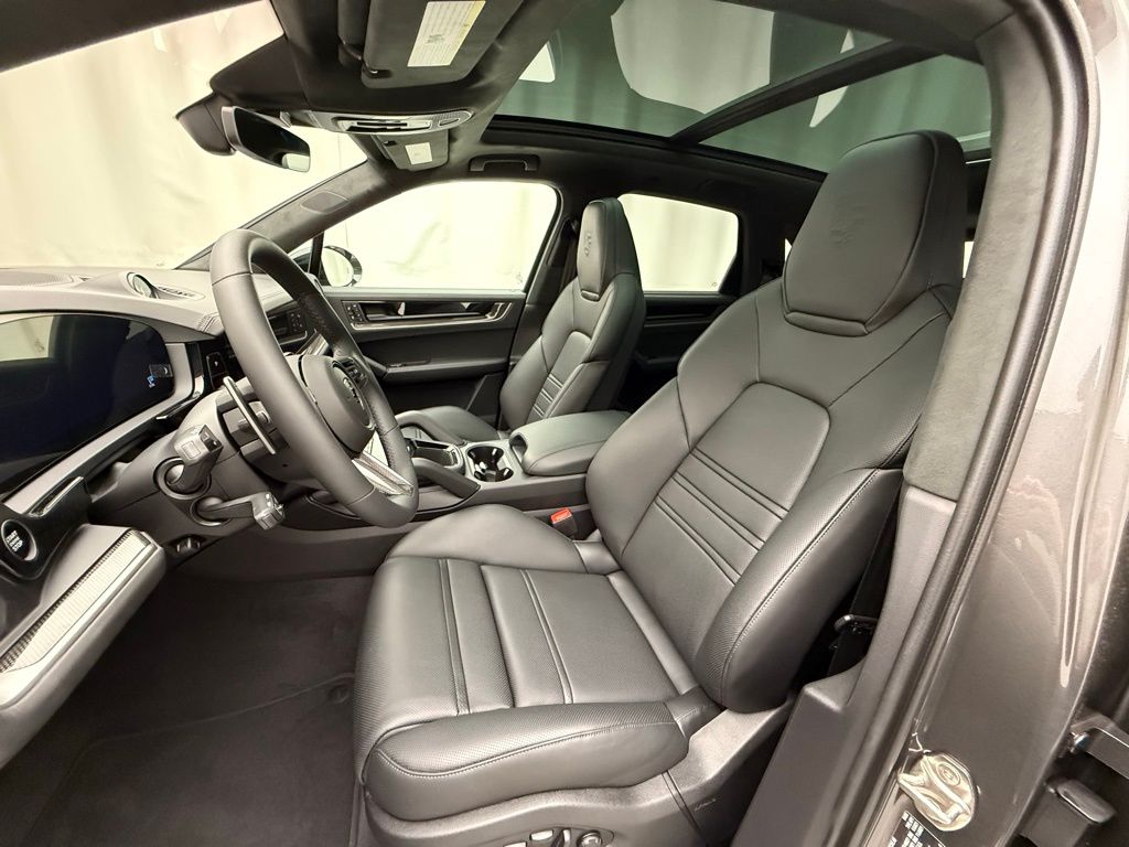 Thumbnail: 2025 Porsche Cayenne - 5