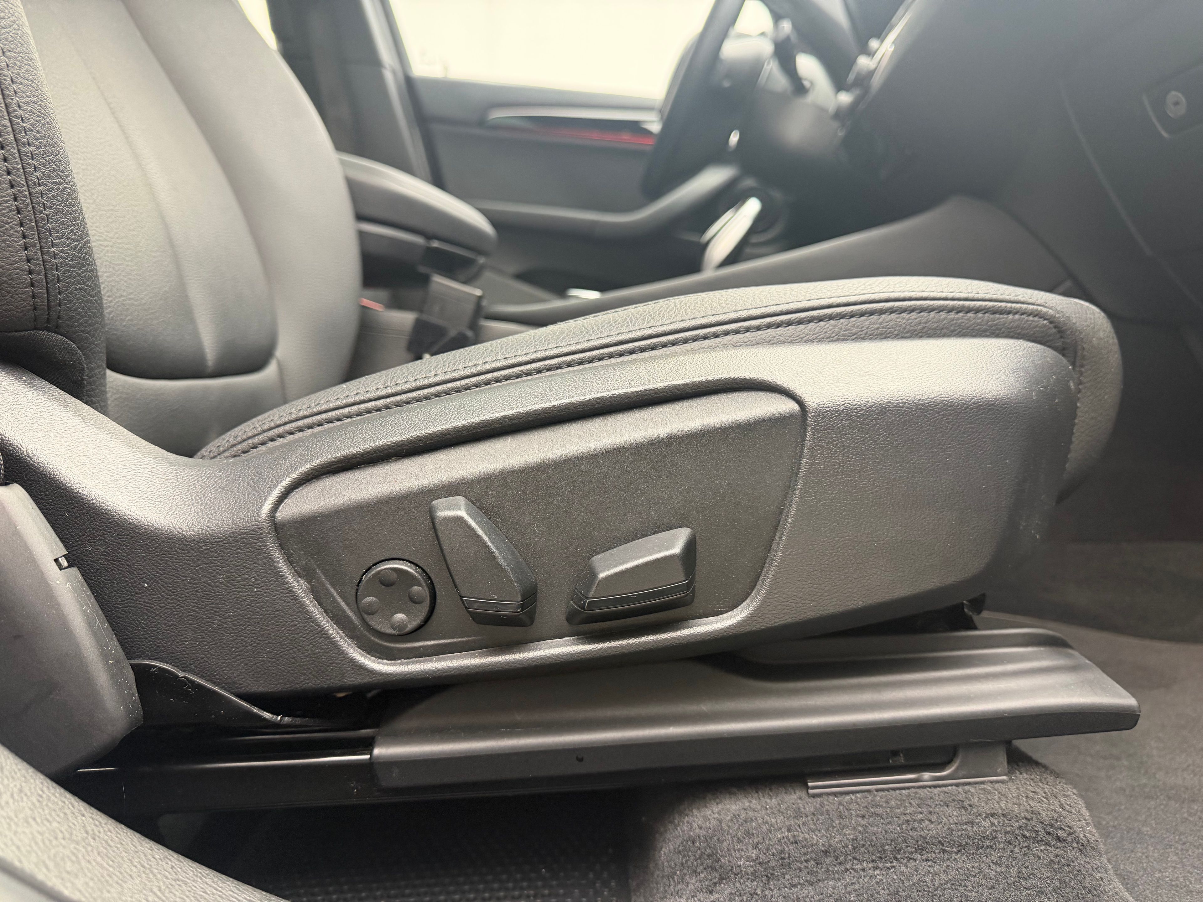 Thumbnail: 2021 BMW X1 - 18