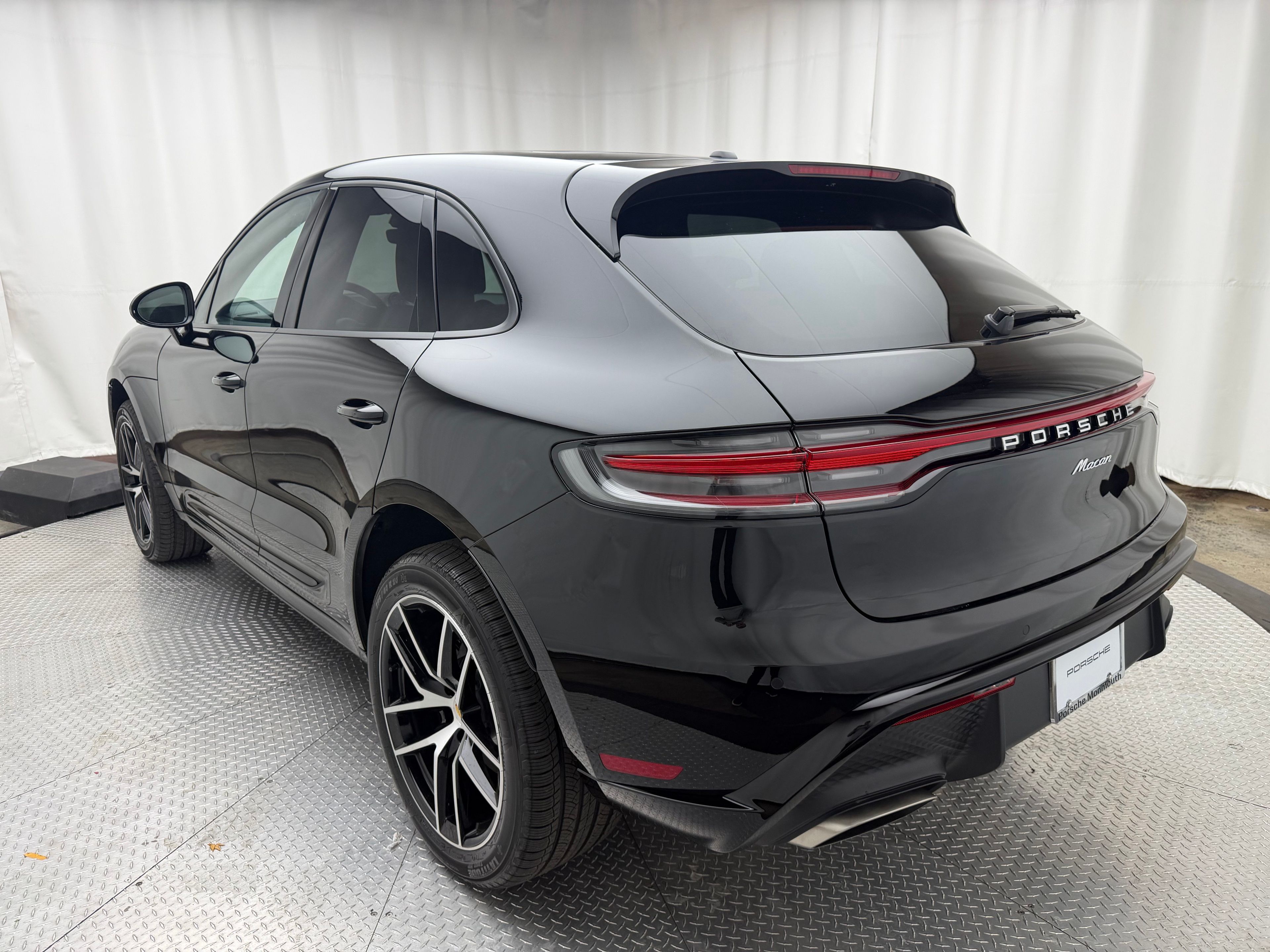 Thumbnail: 2026 Porsche Macan - 3