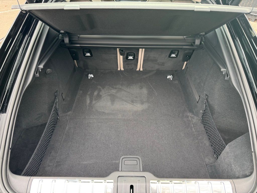 Thumbnail: 2025 Porsche Panamera - 13