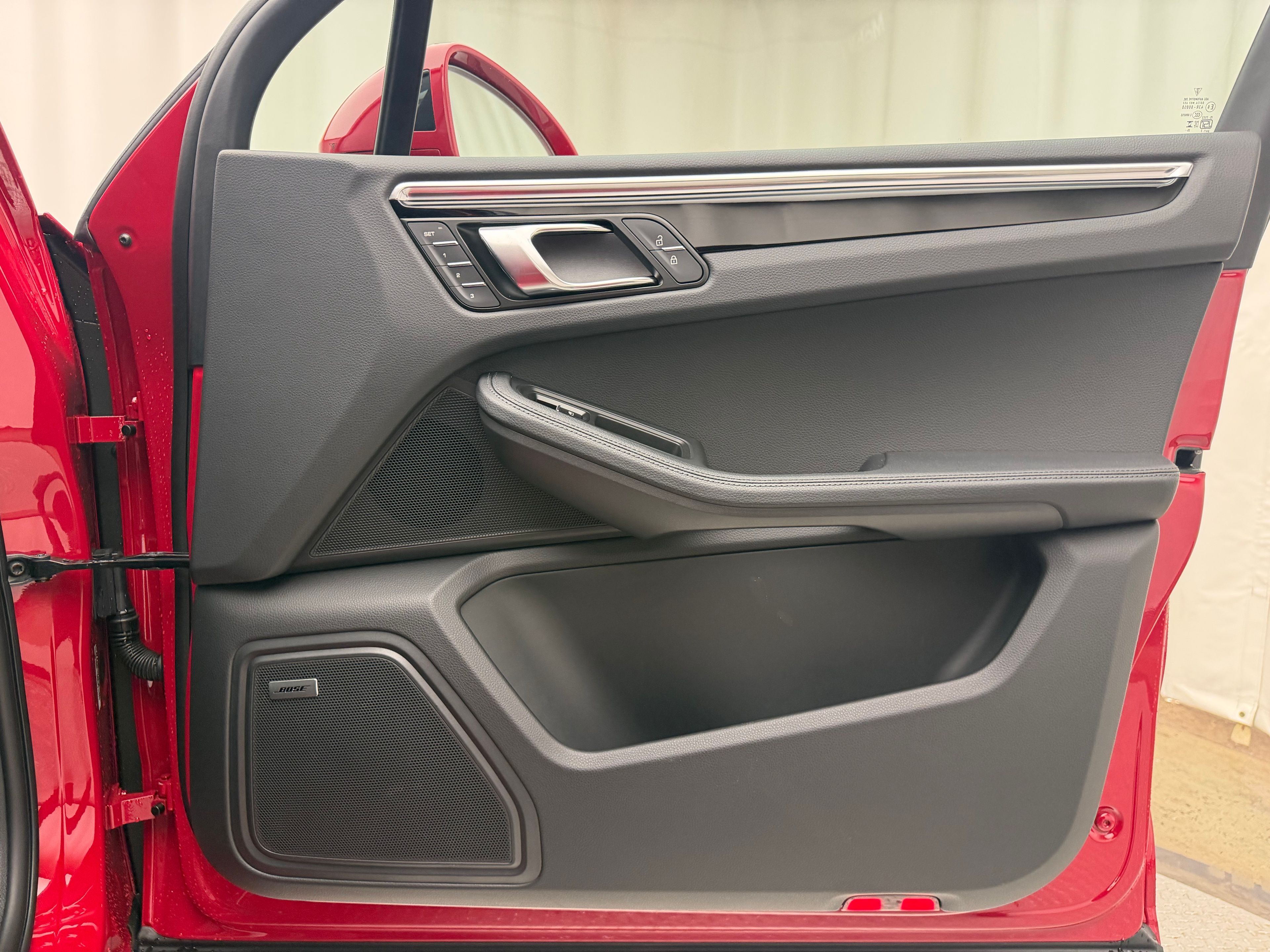 Thumbnail: 2026 Porsche Macan - 17