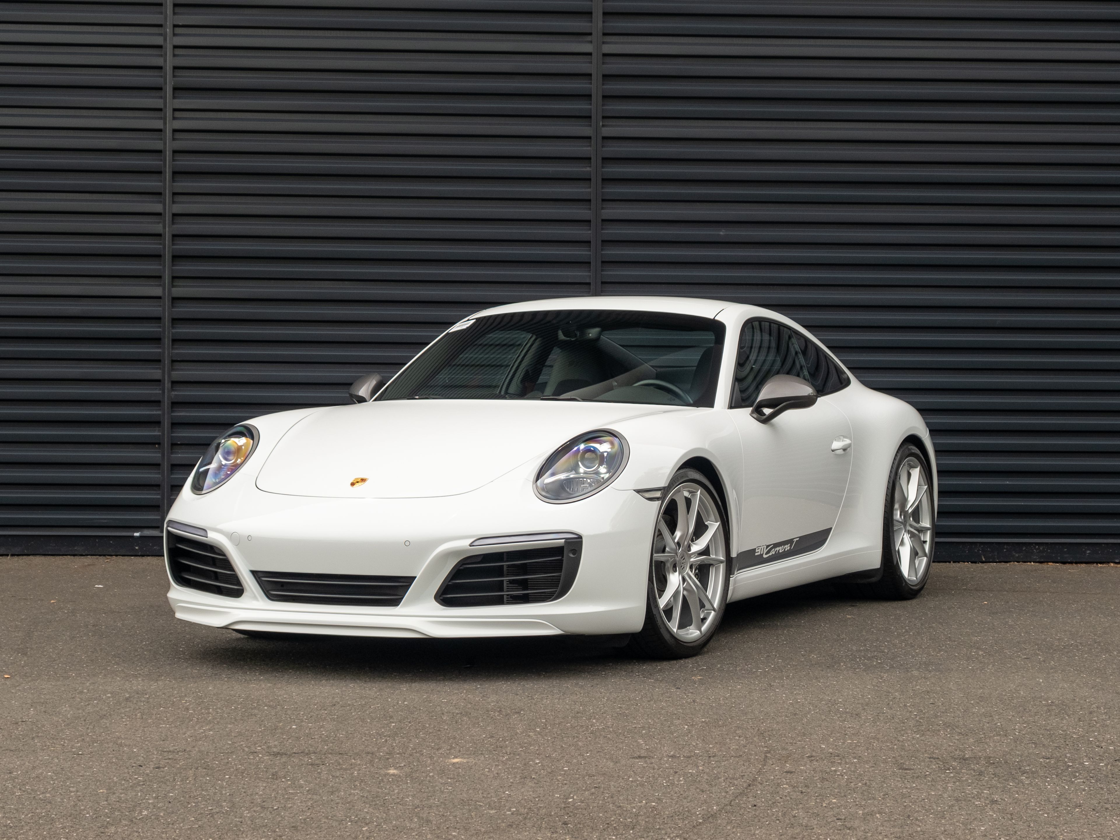 White 2019 Porsche 911 Coupe Rear-Wheel Drive 7-Speed Manual