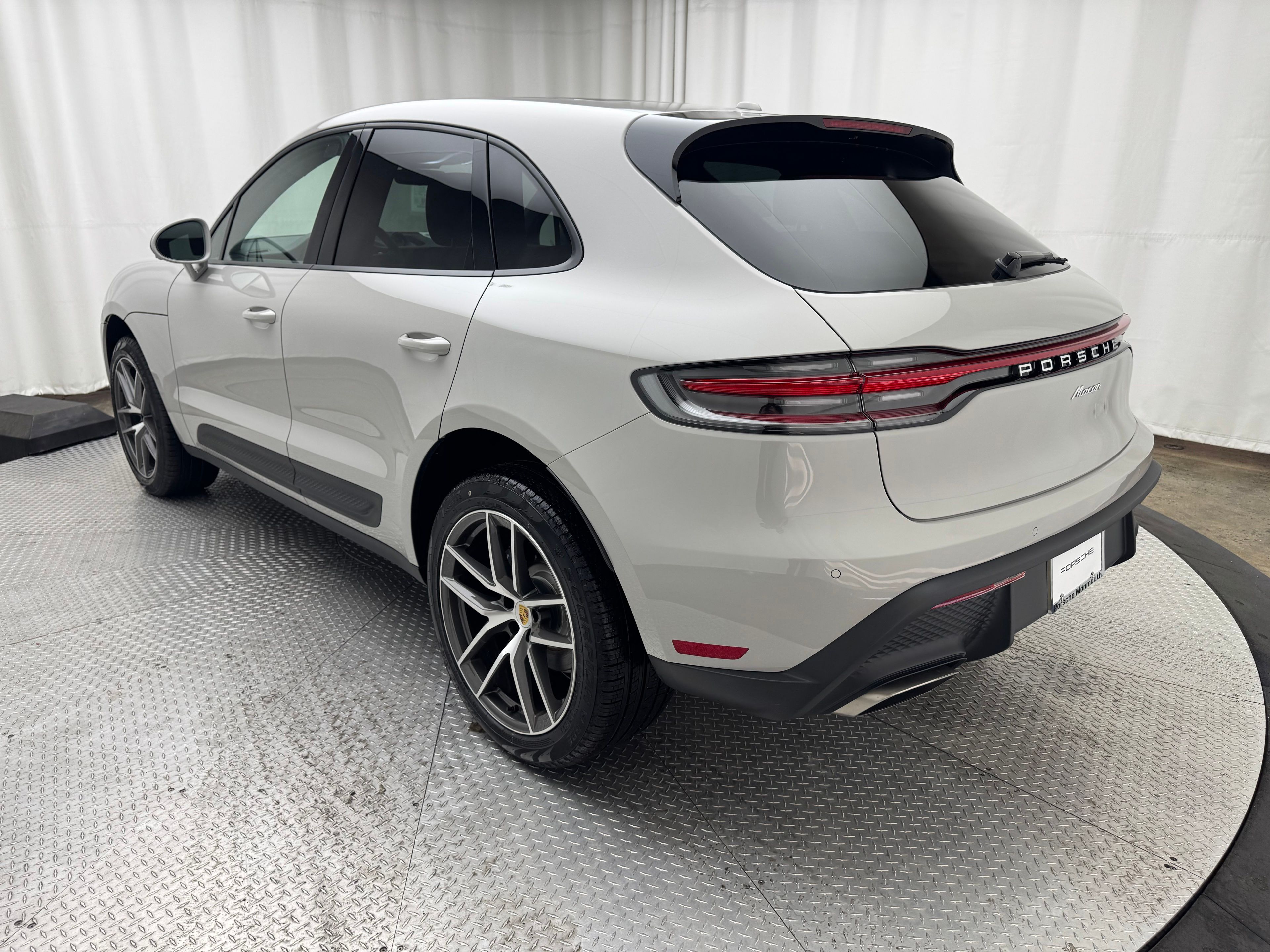 Thumbnail: 2026 Porsche Macan - 3