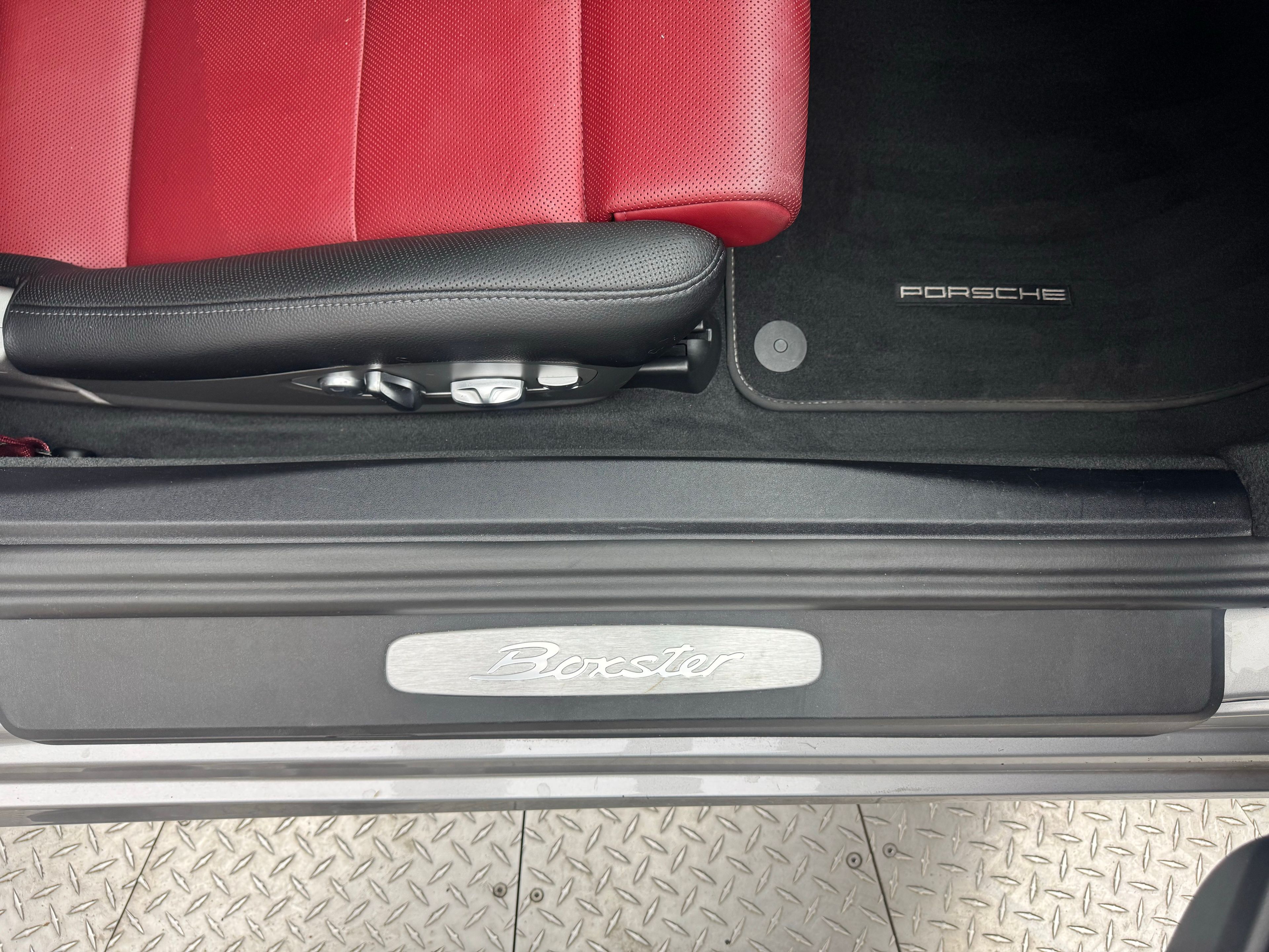 Thumbnail: 2017 Porsche 718 Boxster - 21