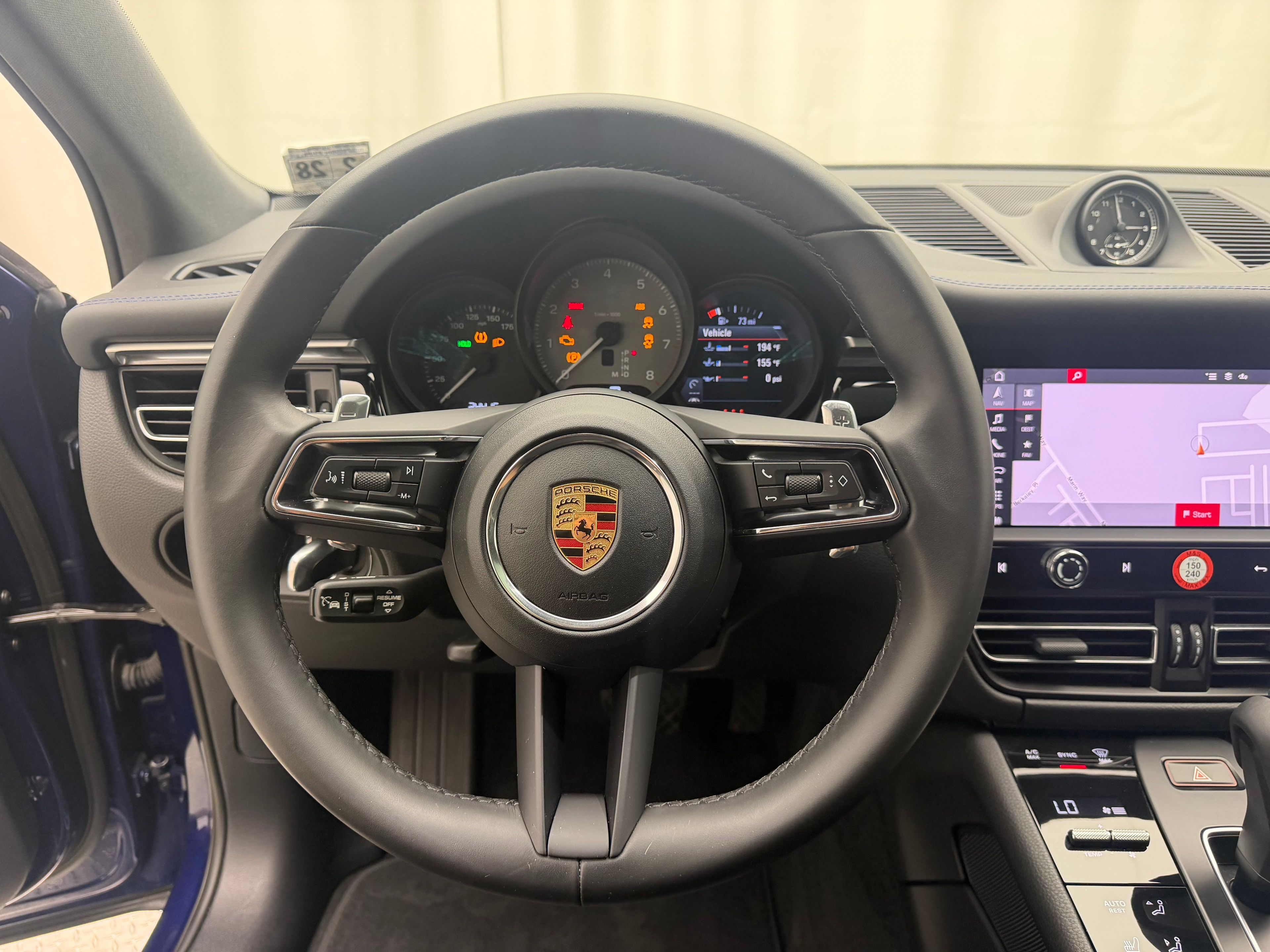 Thumbnail: 2023 Porsche Macan - 6