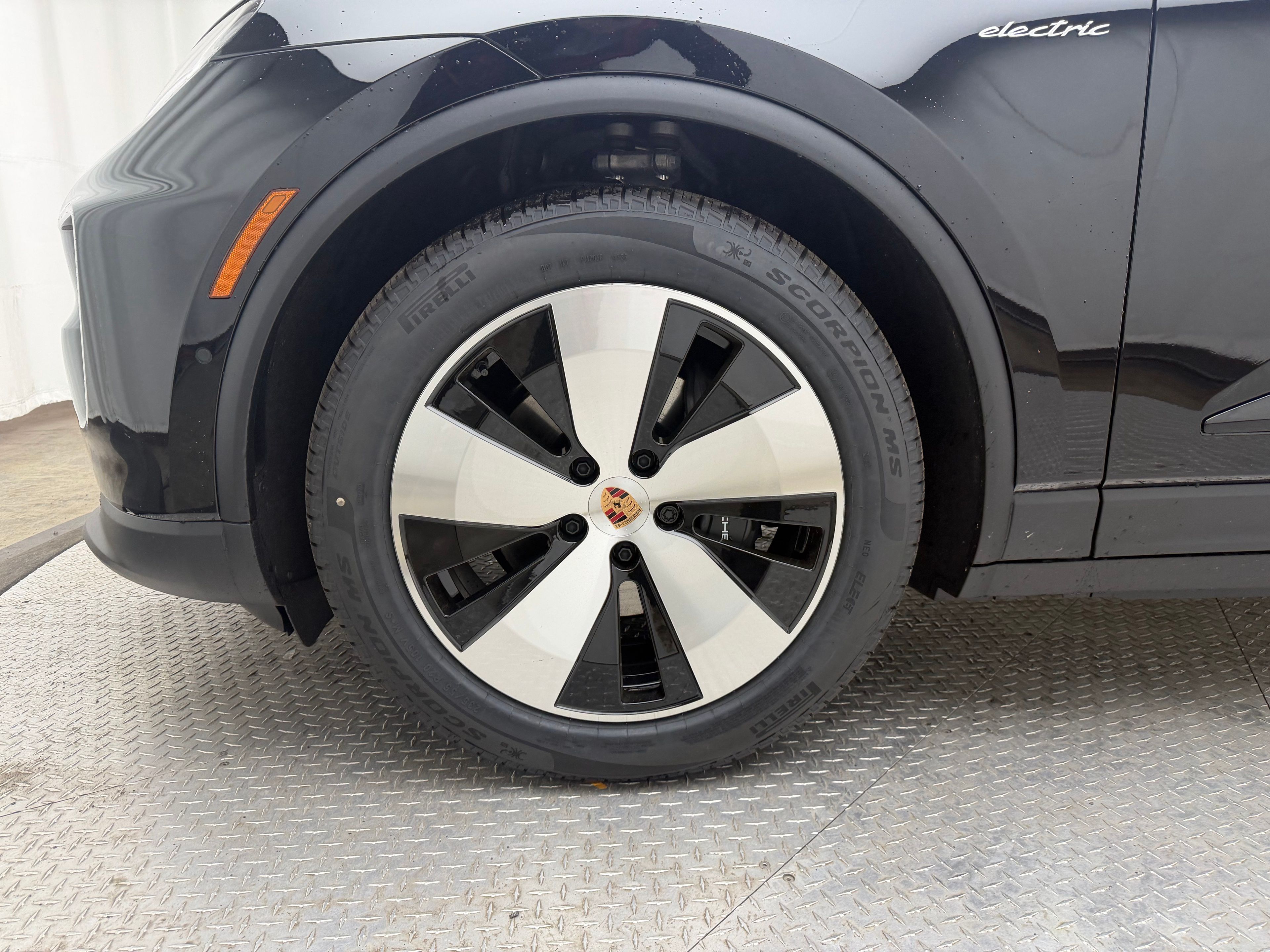 Thumbnail: 2026 Porsche Macan - 7