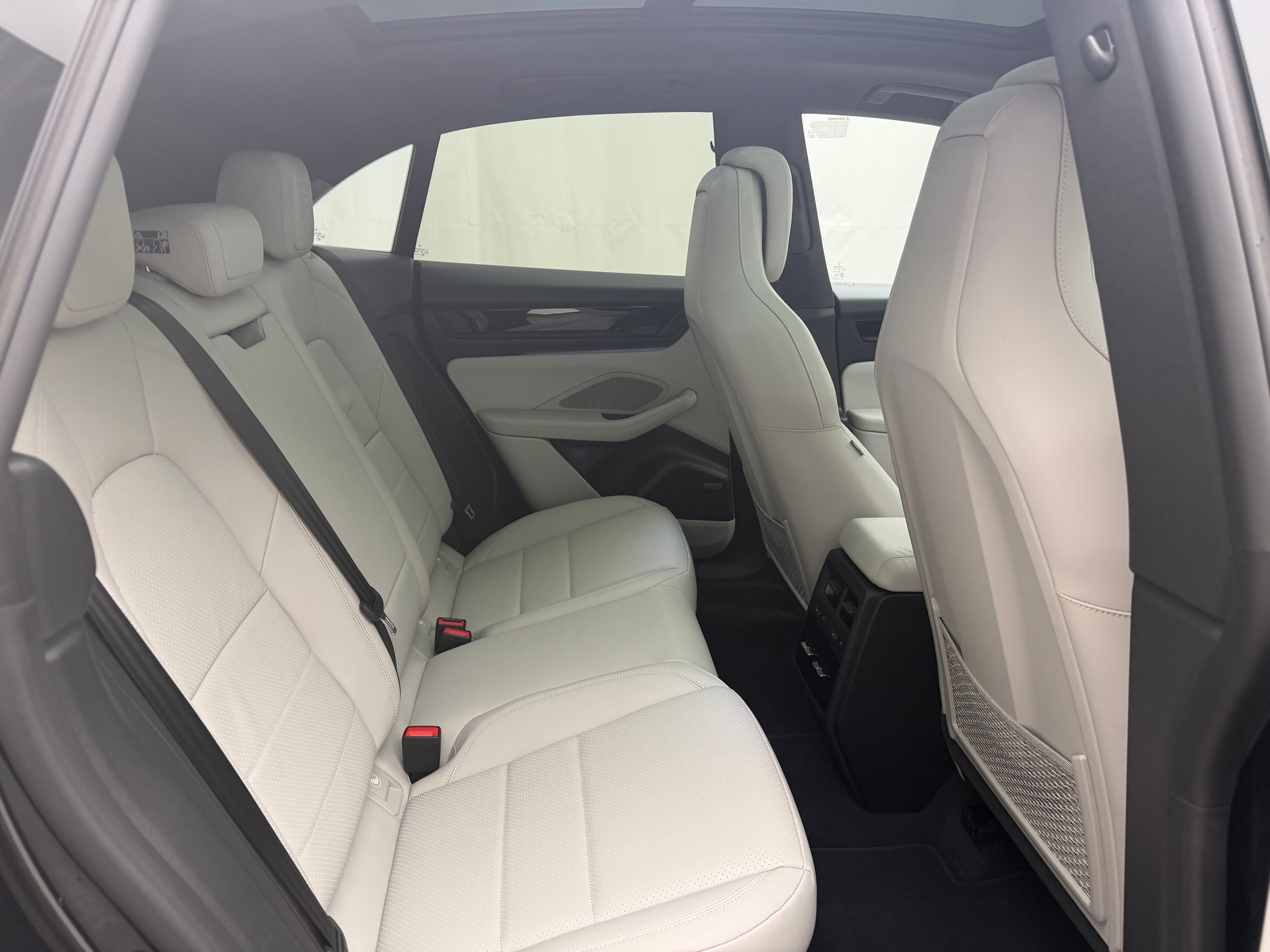 Thumbnail: 2025 Porsche Macan - 27