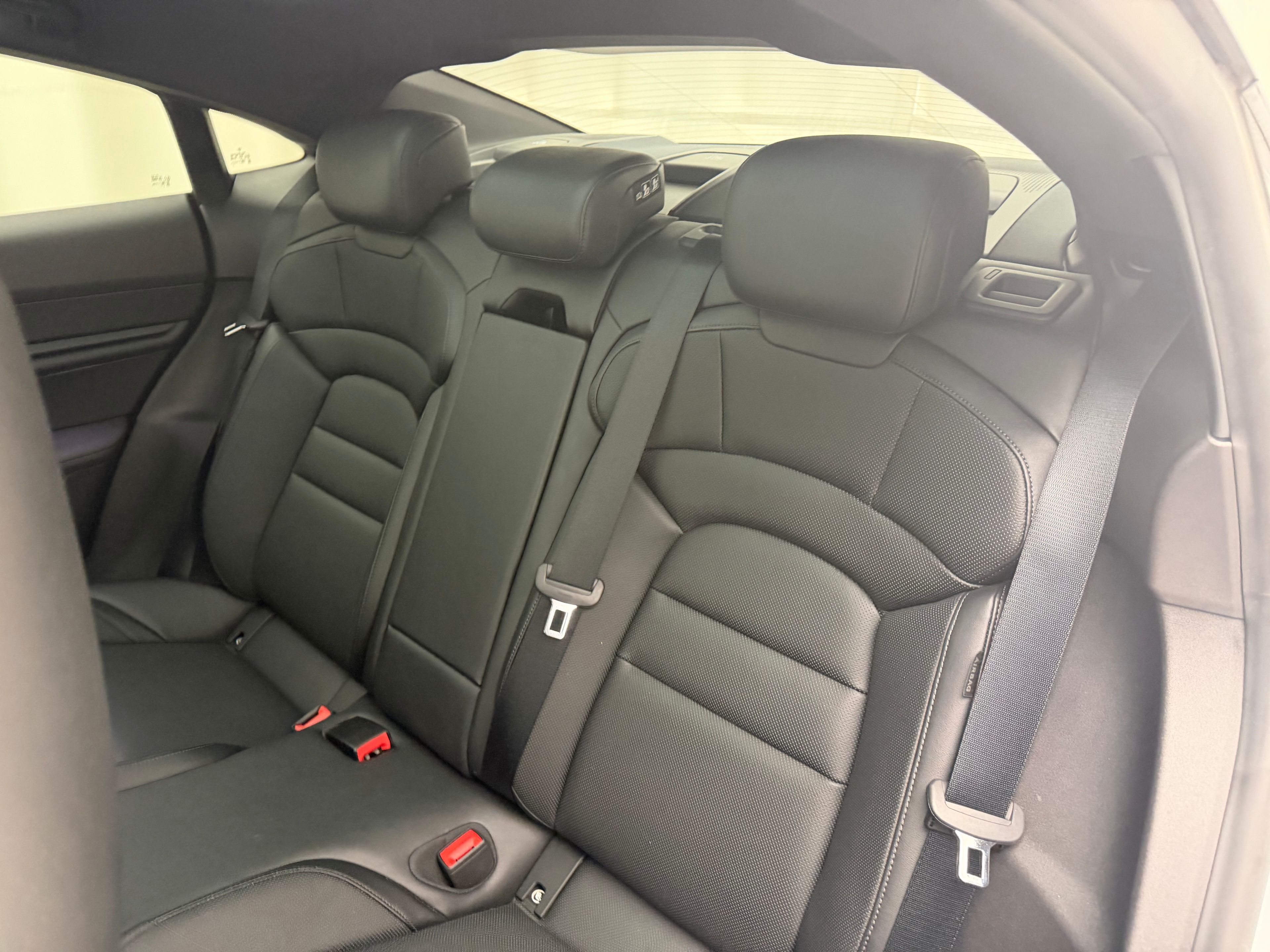 Thumbnail: 2022 Porsche Taycan - 26