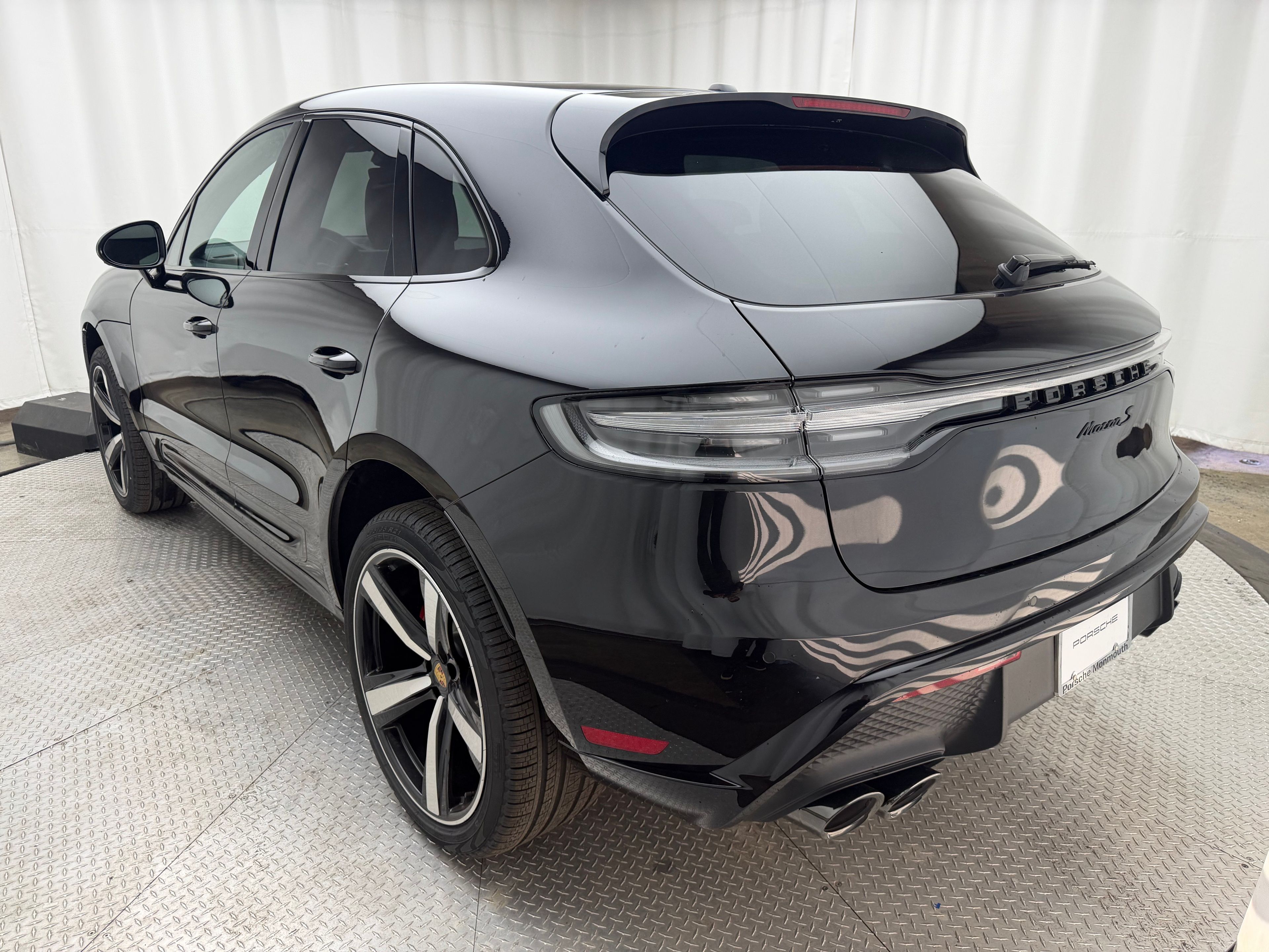 Thumbnail: 2026 Porsche Macan - 3