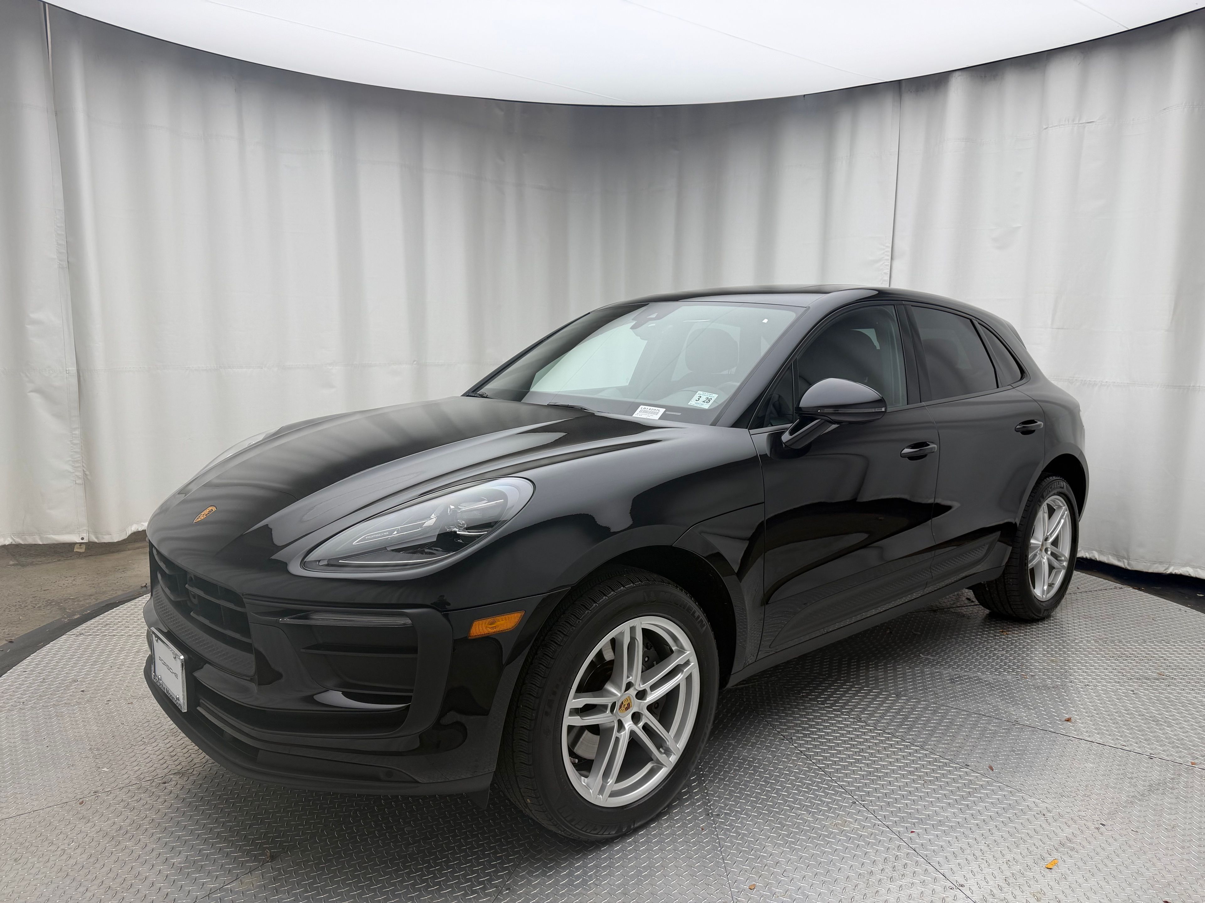 Thumbnail: 2023 Porsche Macan - 1