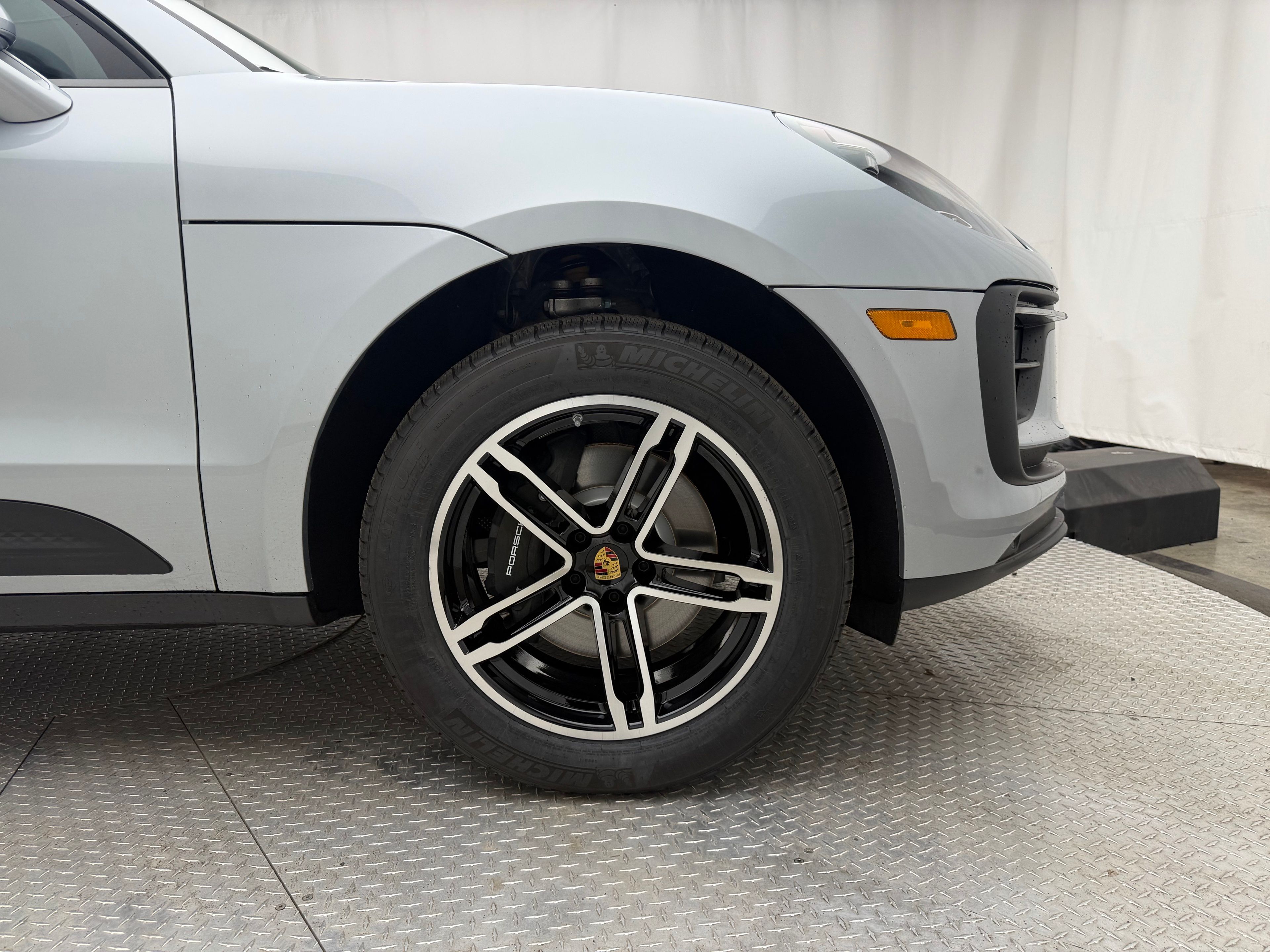 Thumbnail: 2026 Porsche Macan - 16