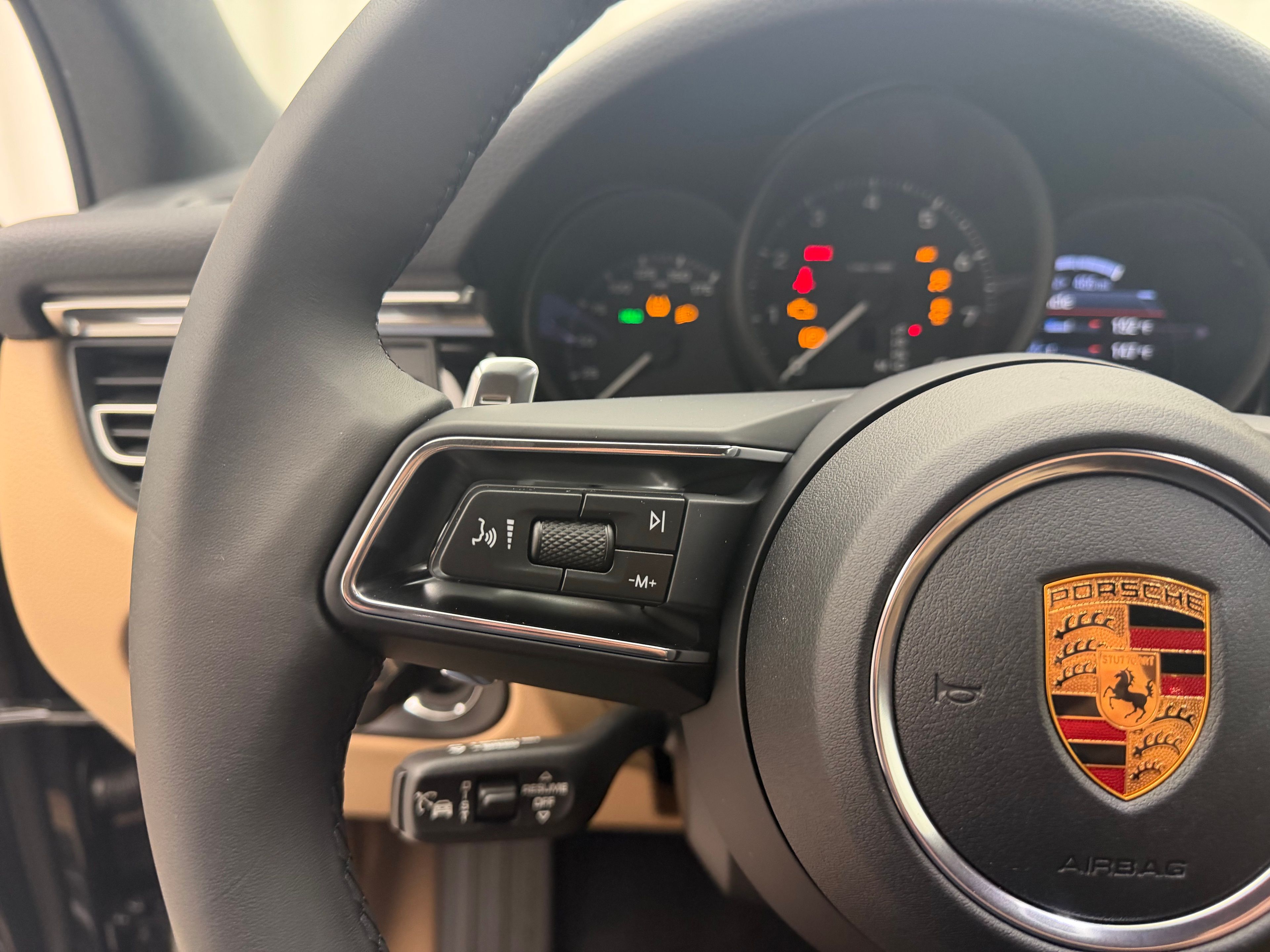 Thumbnail: 2026 Porsche Macan - 28