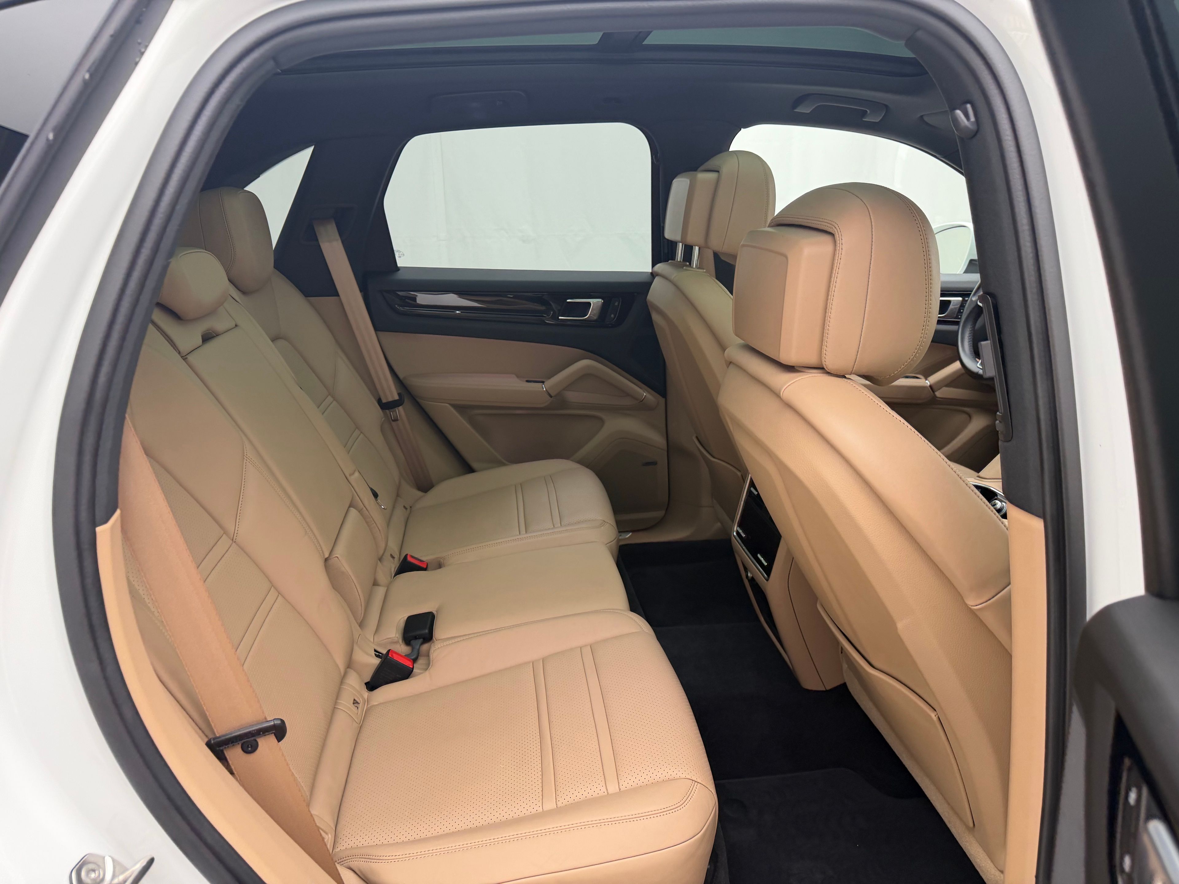 Thumbnail: 2023 Porsche Cayenne - 21