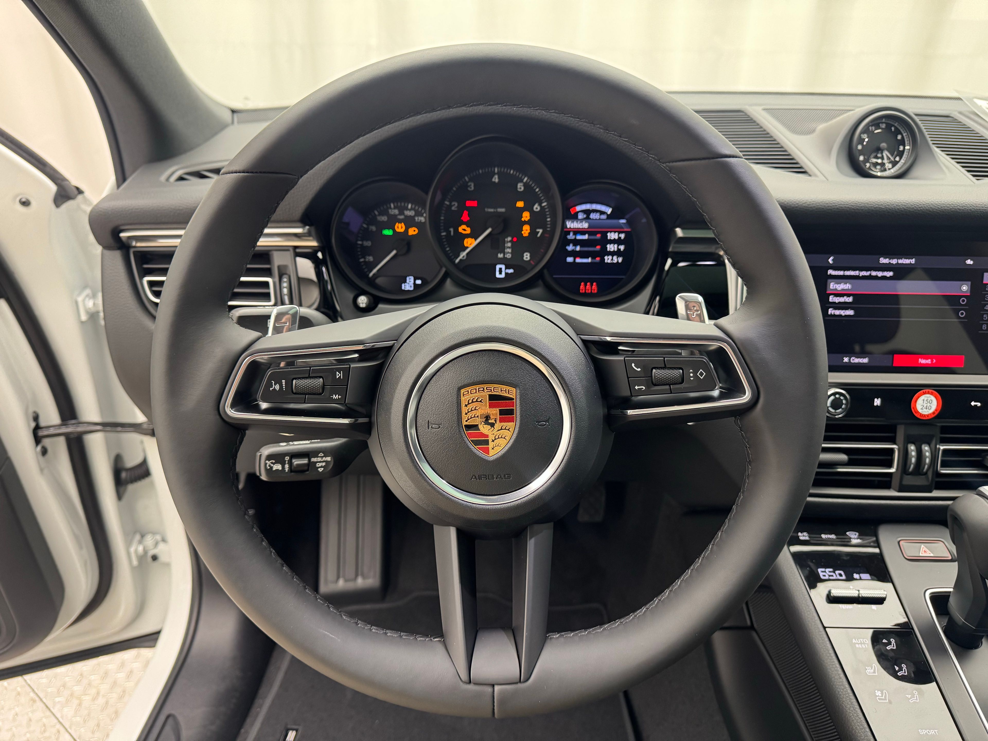 Thumbnail: 2026 Porsche Macan - 6