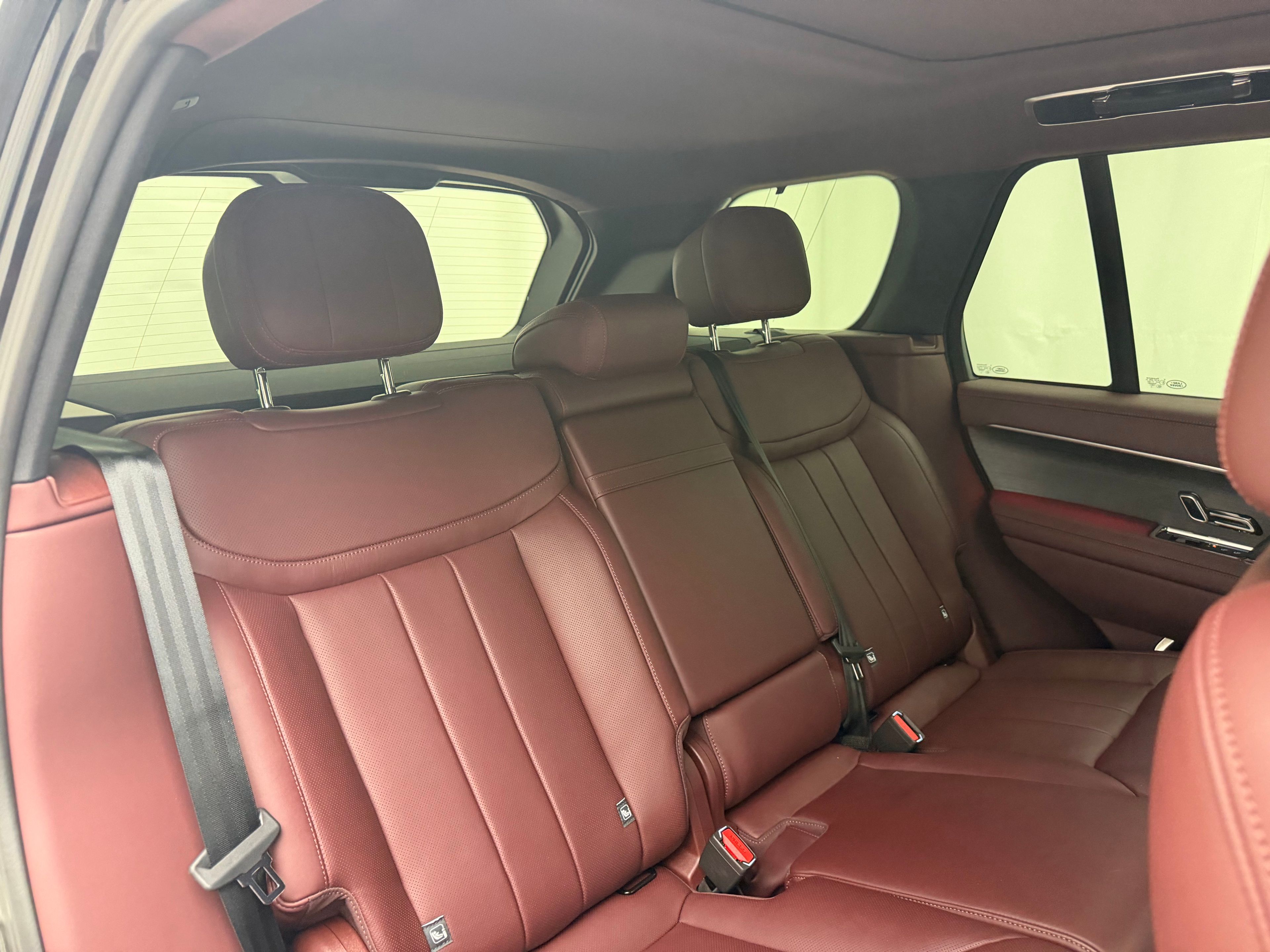 Thumbnail: 2024 Land Rover Range Rover - 19