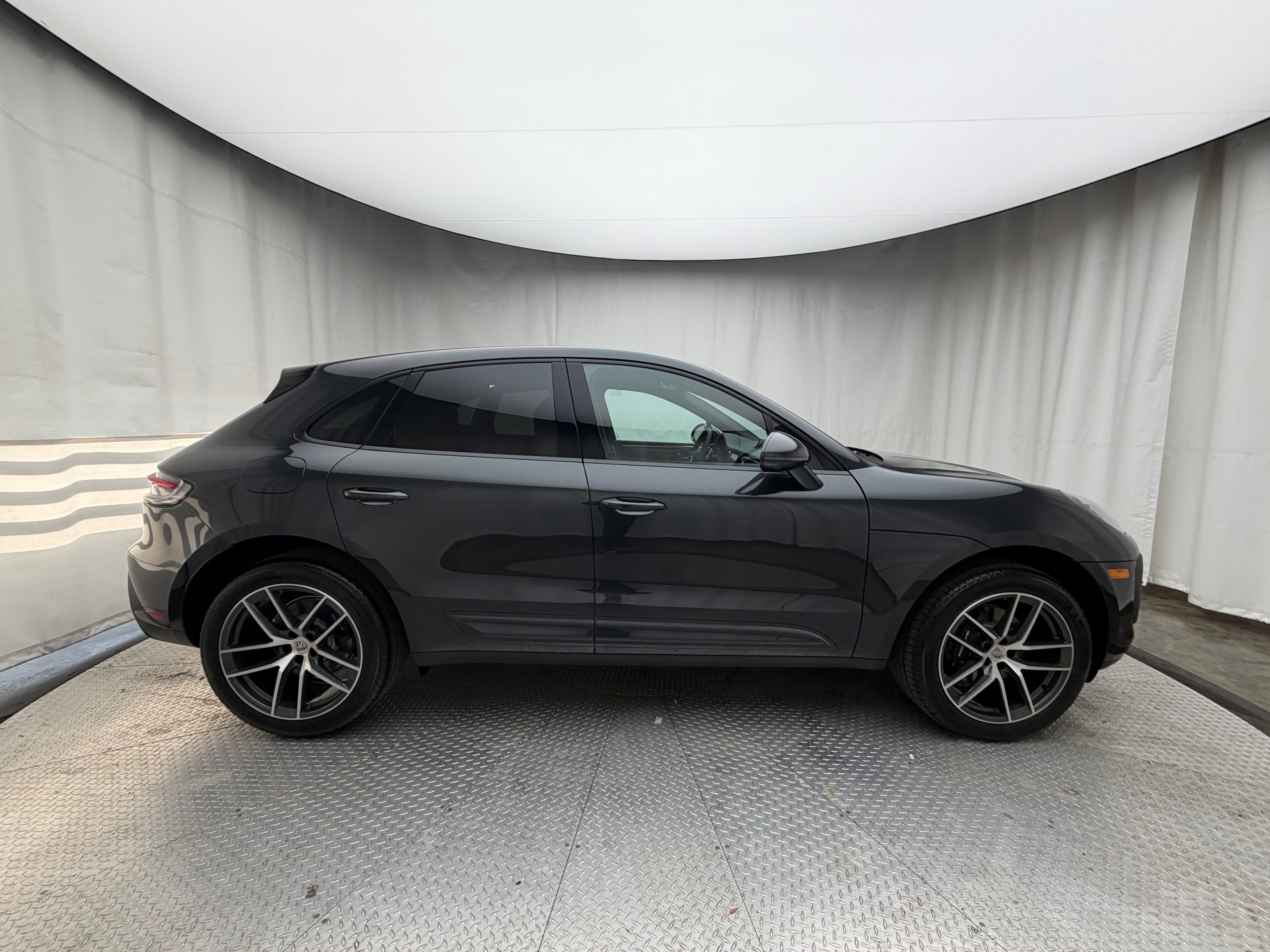 Thumbnail: 2026 Porsche Macan - 11