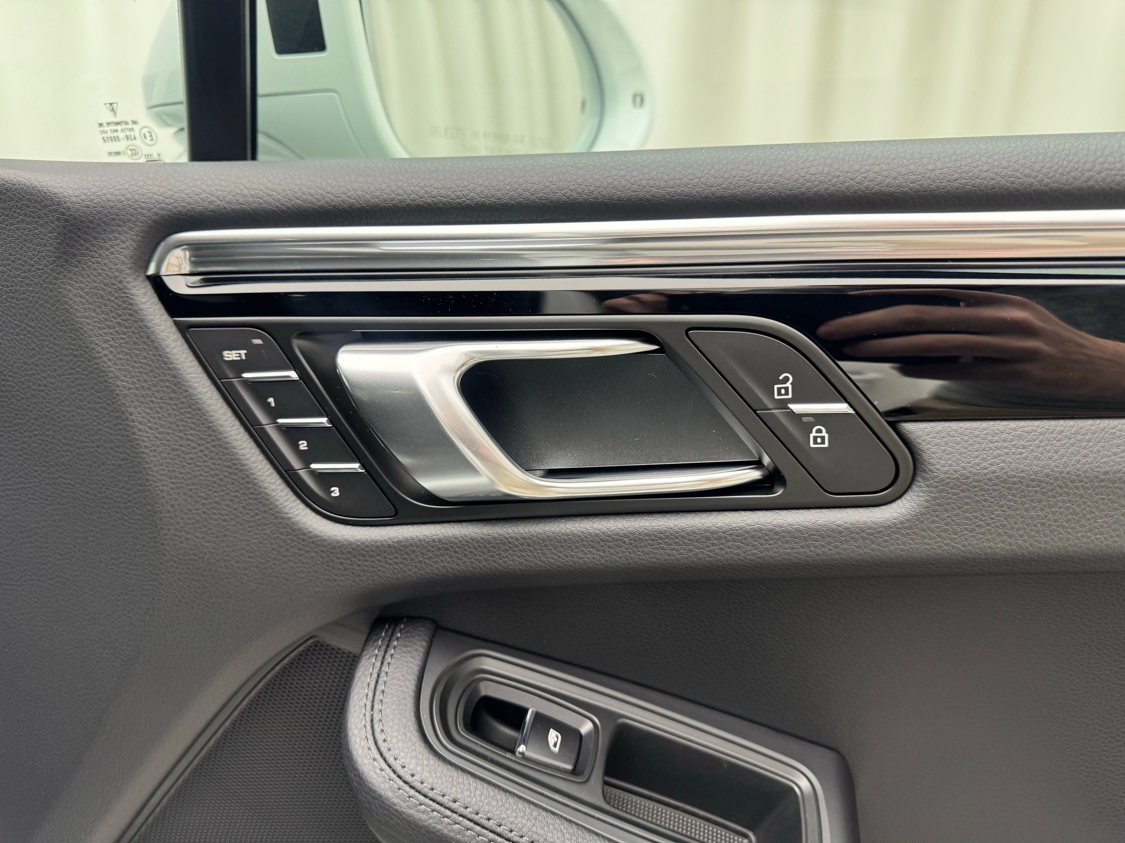 Thumbnail: 2026 Porsche Macan - 22