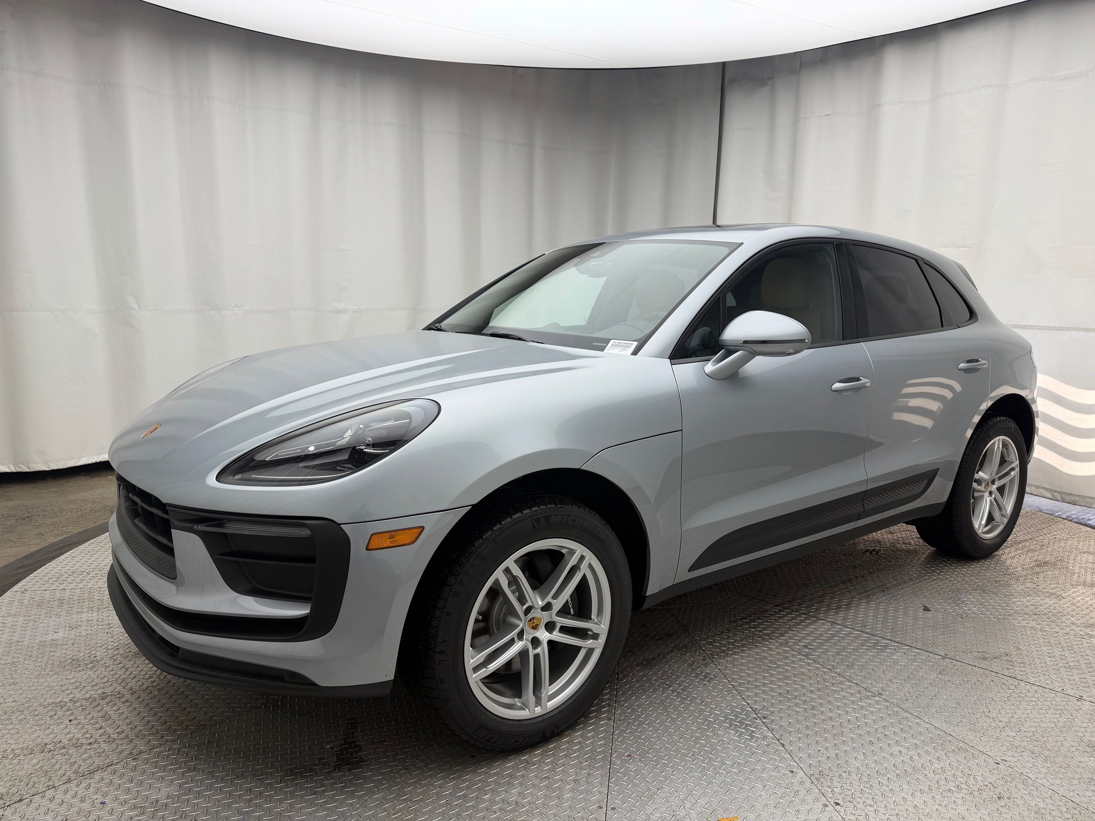 Thumbnail: 2026 Porsche Macan - 1