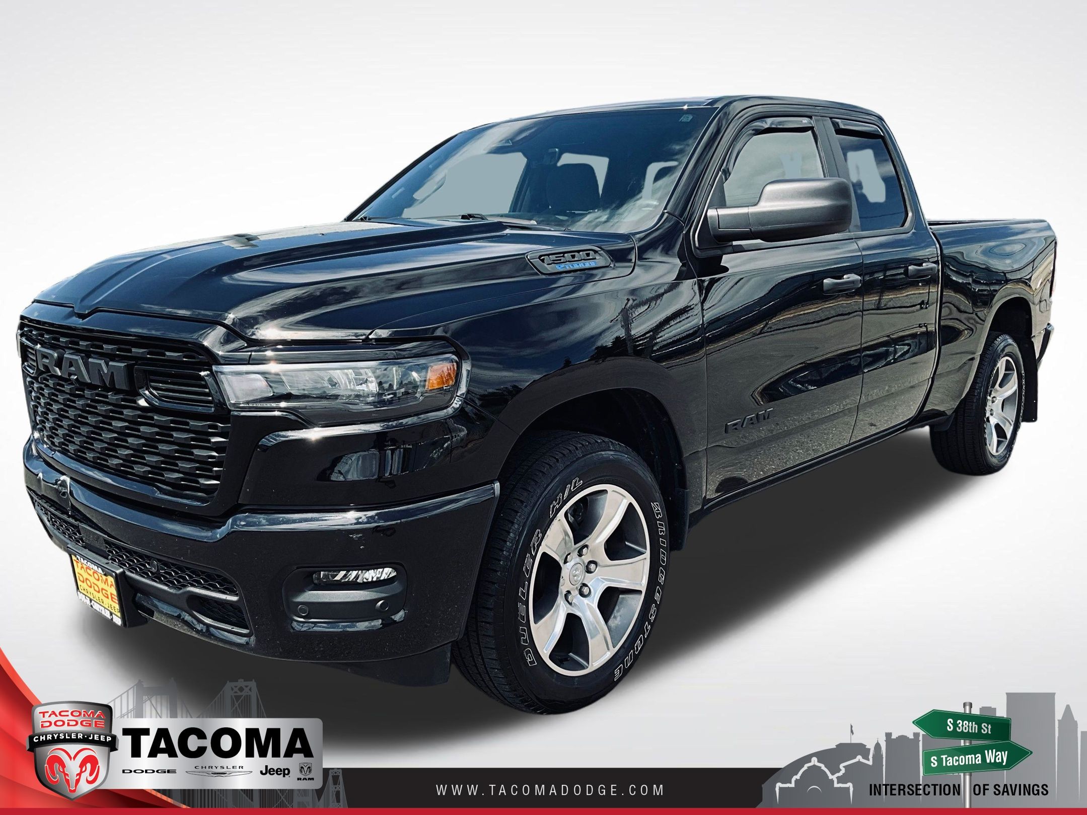 Diamond Black Crystal Pearlcoat 2025 RAM 1500 Pickup Truck Four-Wheel Drive 8-Speed Automatic