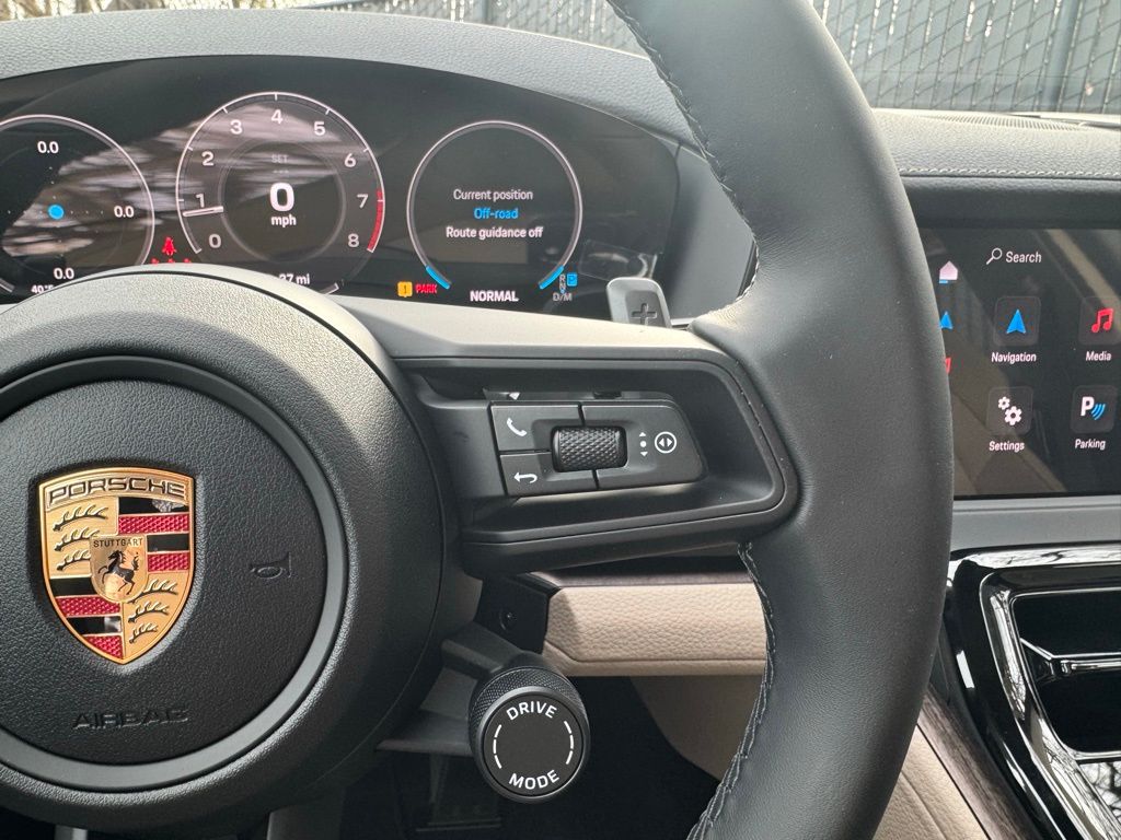 Thumbnail: 2025 Porsche Panamera - 19