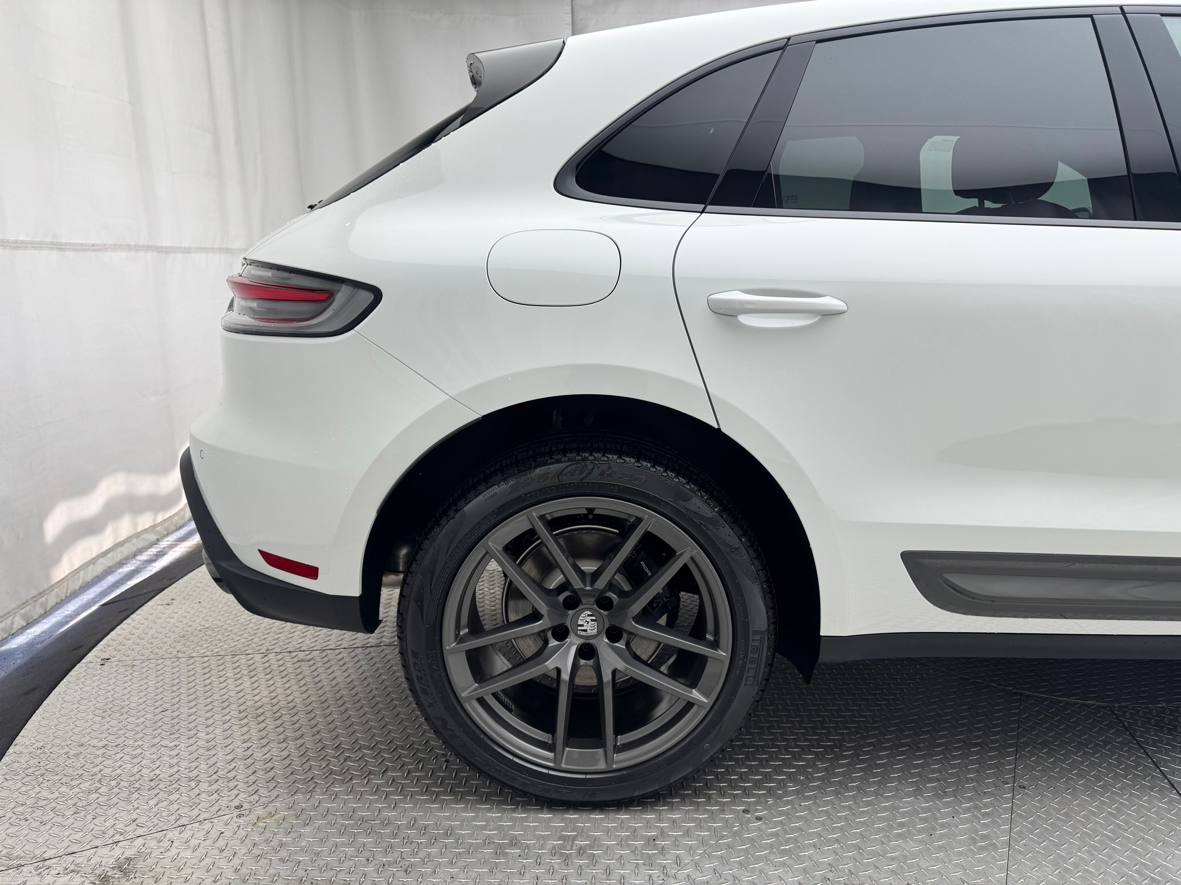 Thumbnail: 2026 Porsche Macan - 15