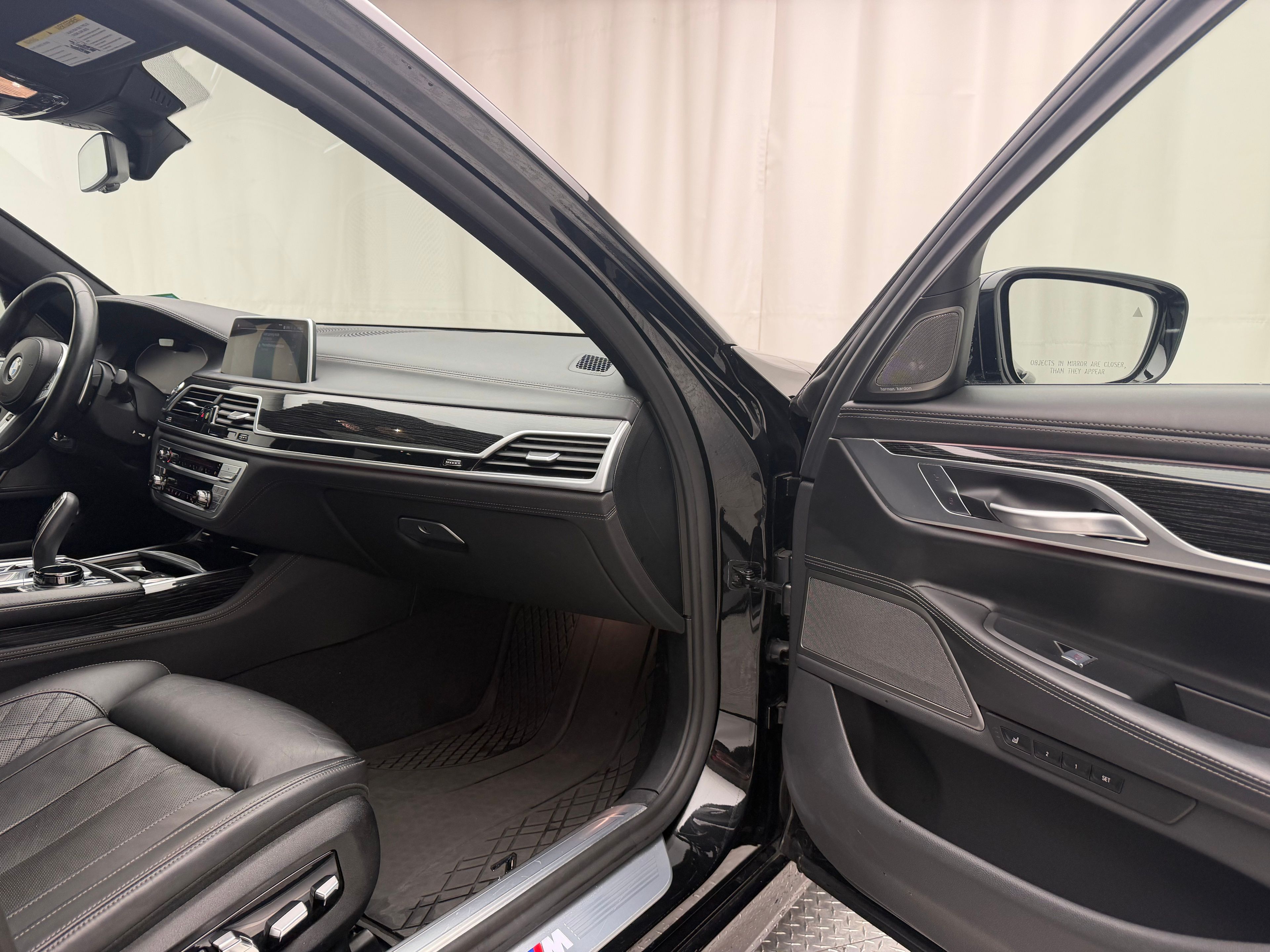 Thumbnail: 2020 BMW 7 Series - 19