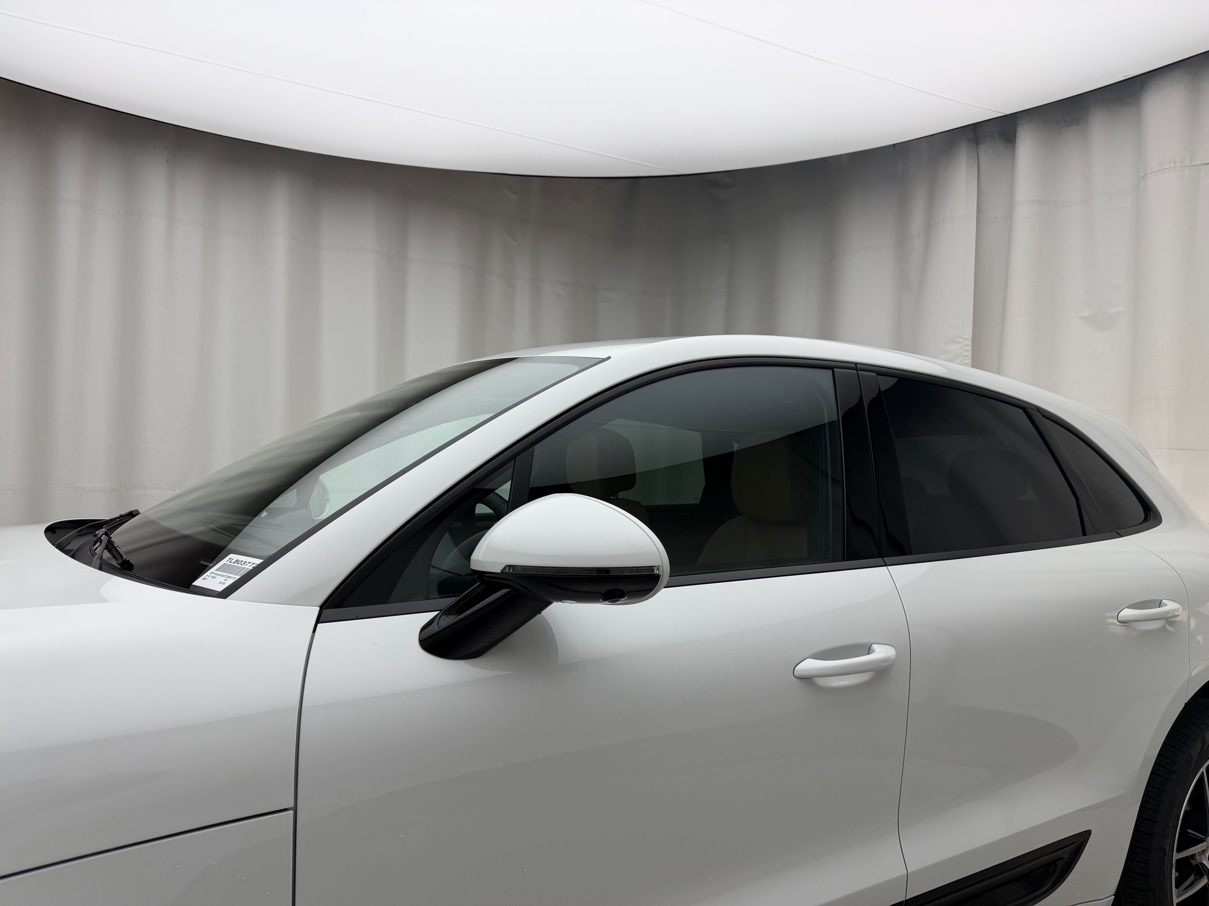 Thumbnail: 2026 Porsche Macan - 9