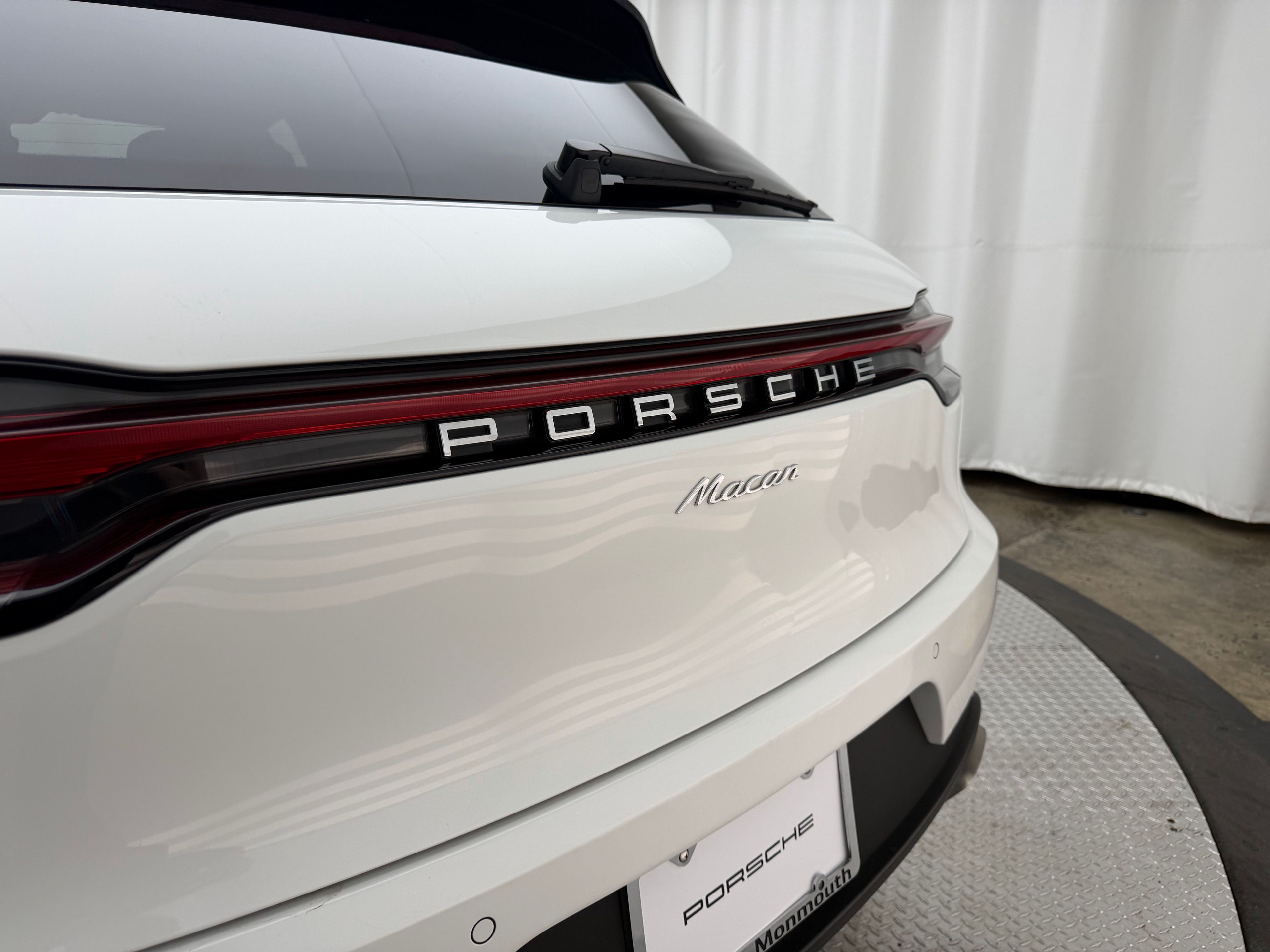 Thumbnail: 2020 Porsche Macan - 9