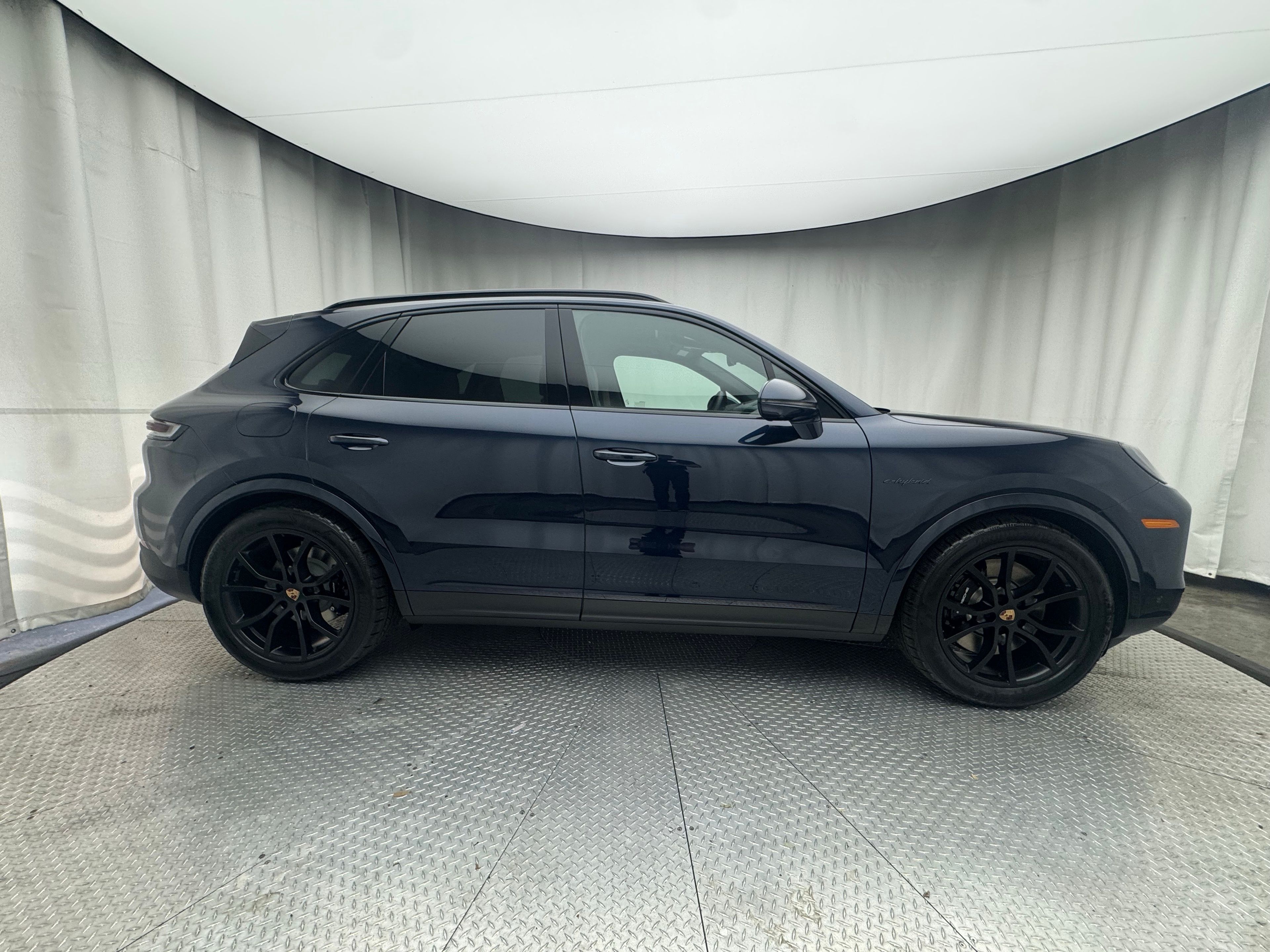 Thumbnail: 2026 Porsche Cayenne - 17