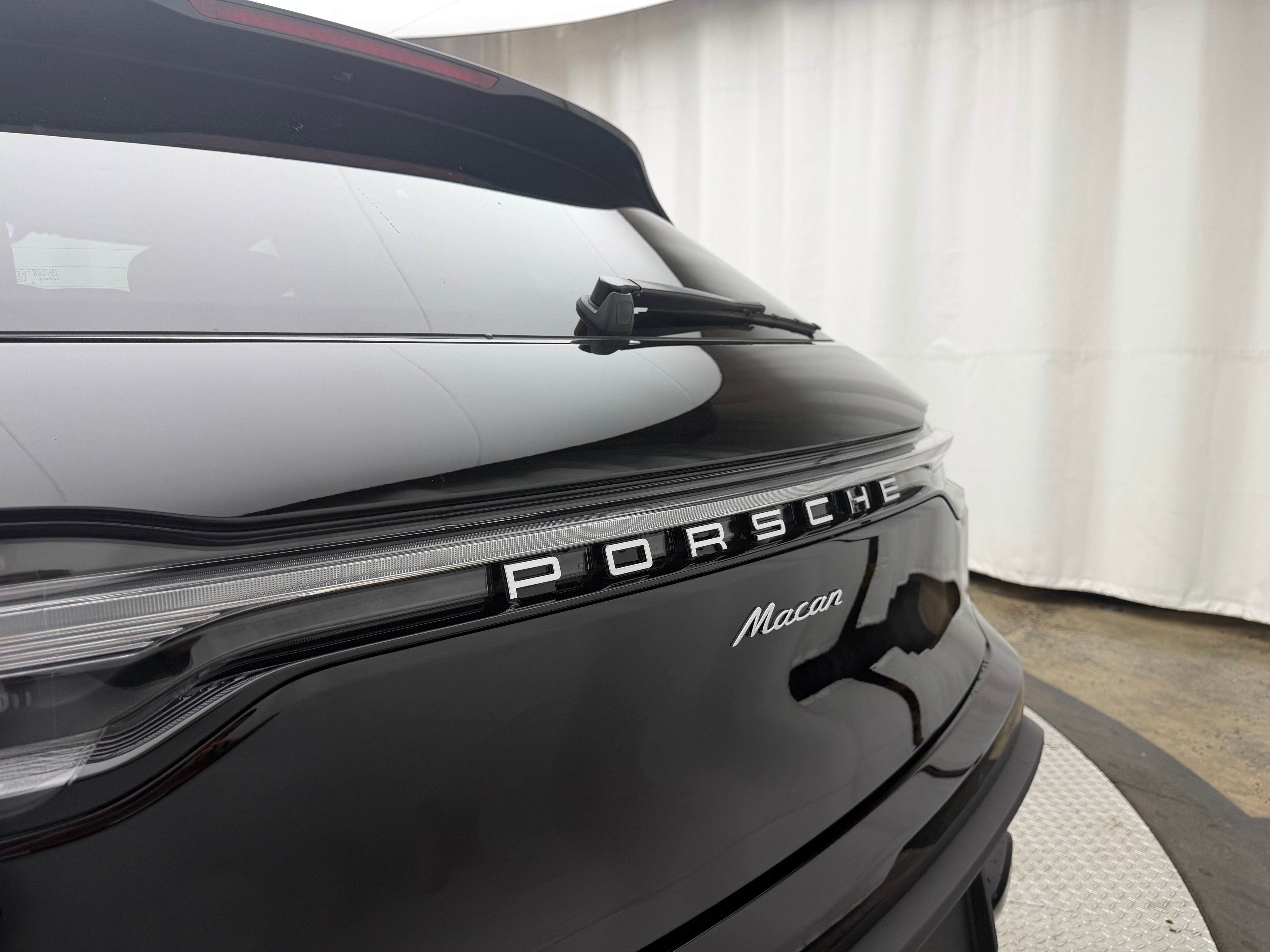 Thumbnail: 2026 Porsche Macan - 12