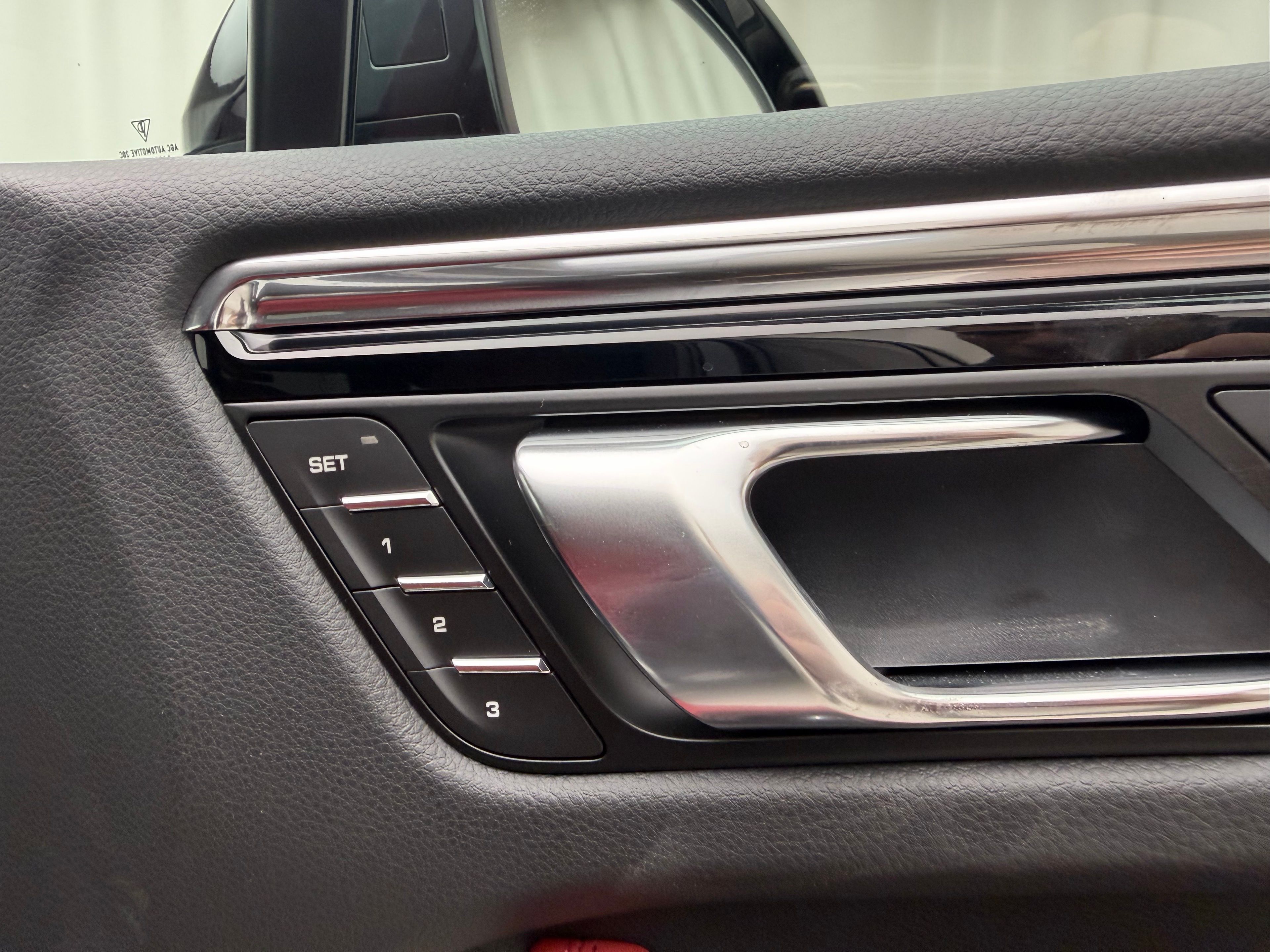 Thumbnail: 2026 Porsche Macan - 19