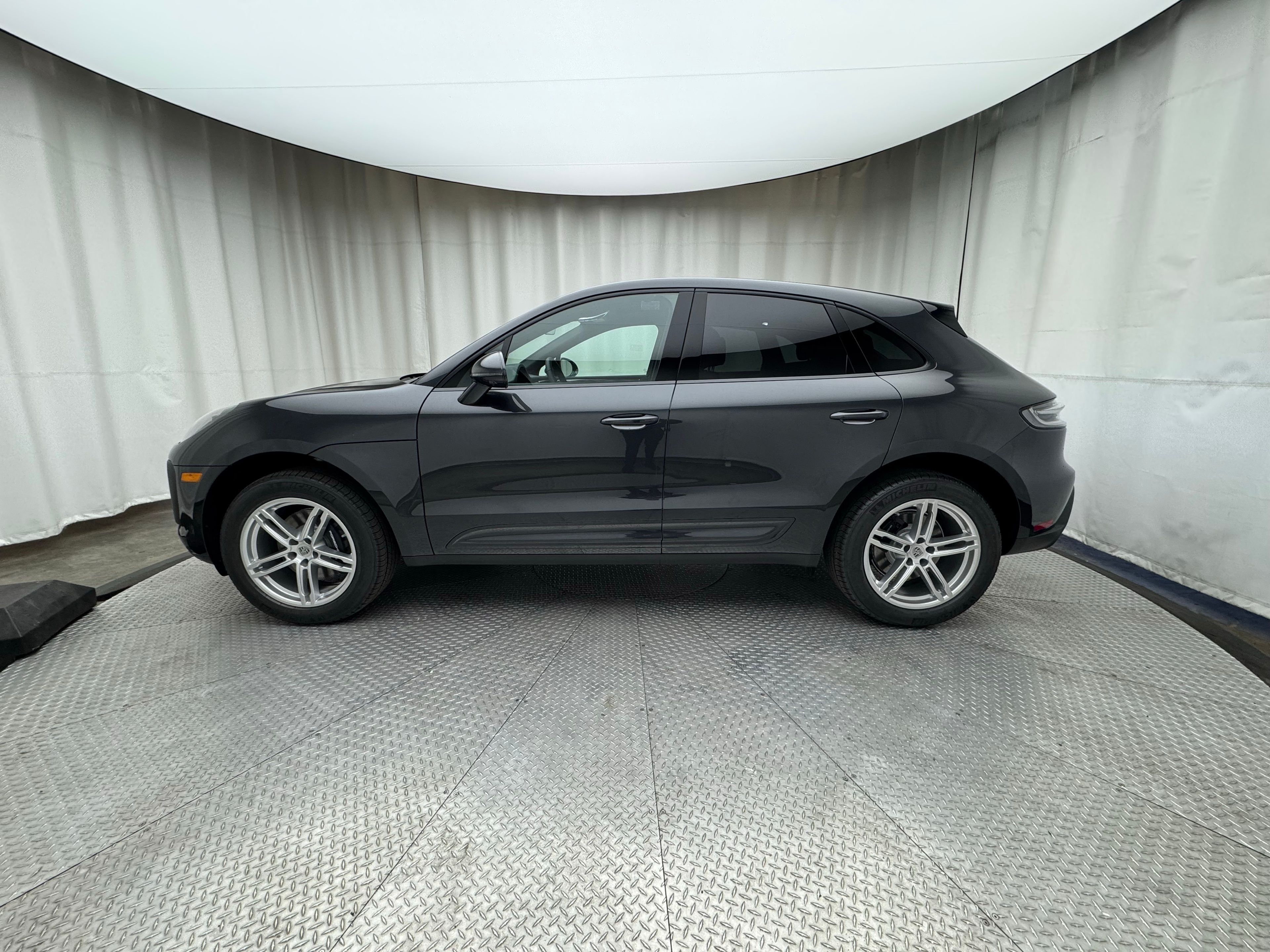 Thumbnail: 2026 Porsche Macan - 2