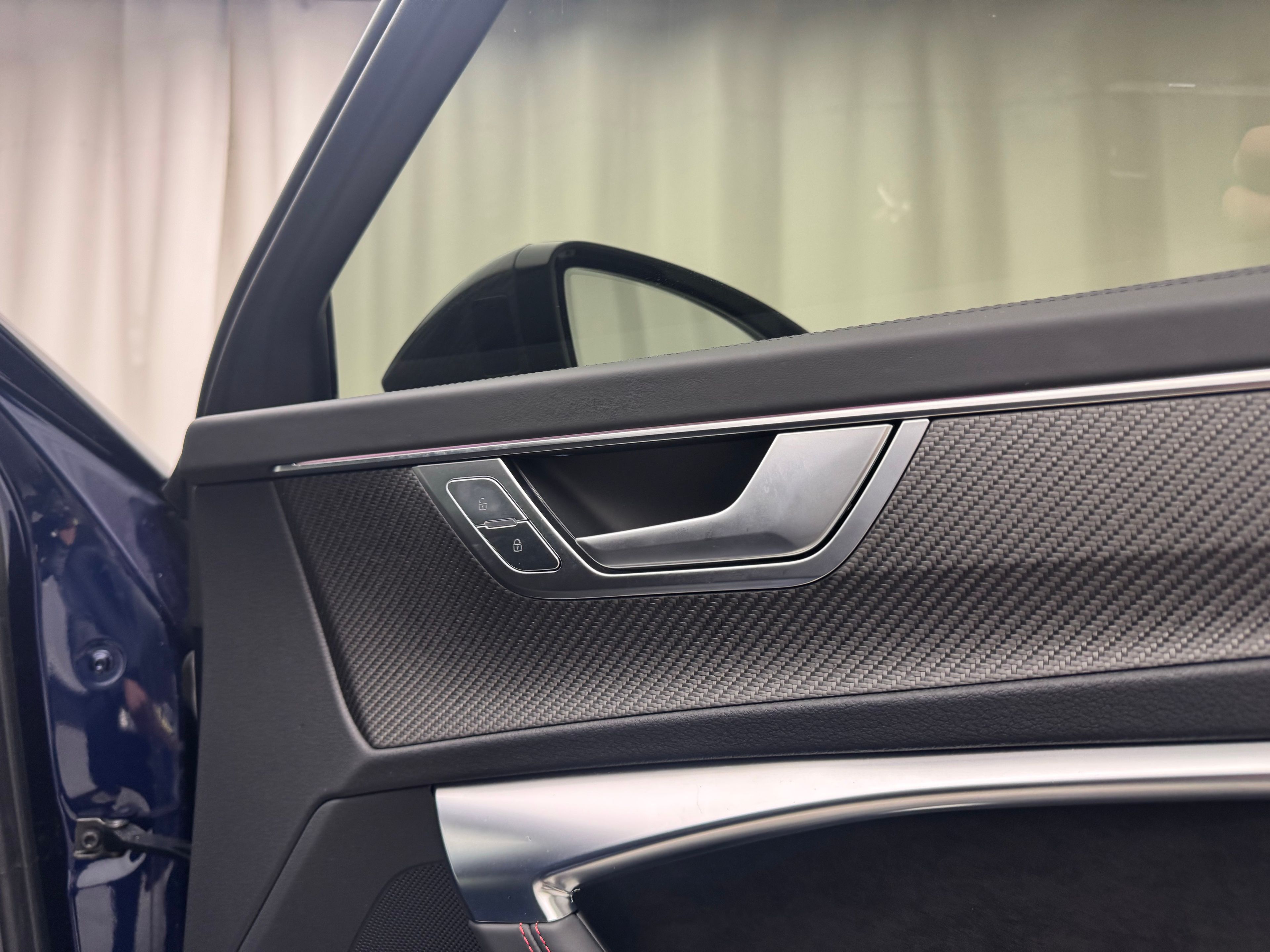 Thumbnail: 2021 Audi RS 6 - 22