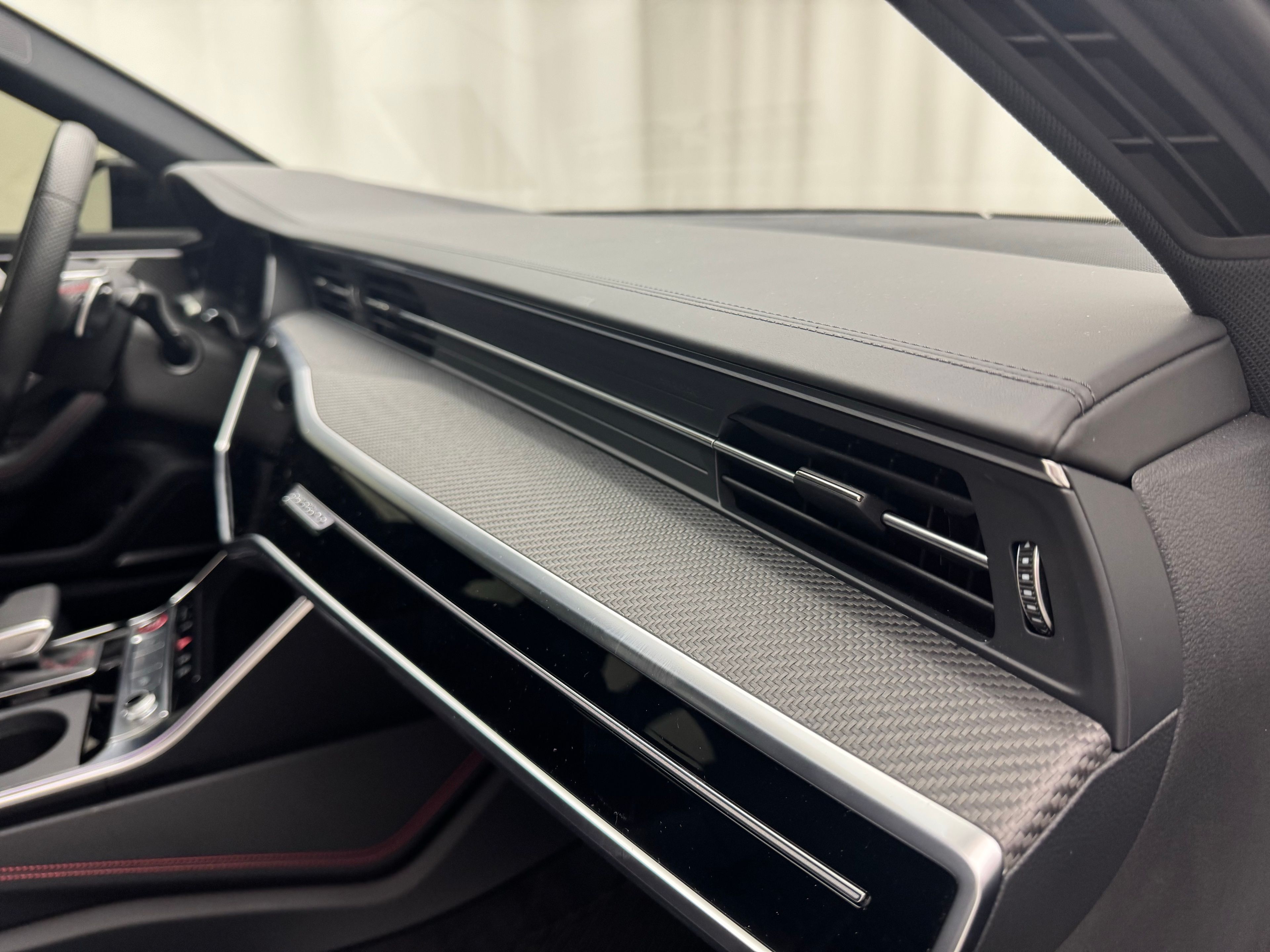Thumbnail: 2021 Audi RS 6 - 24