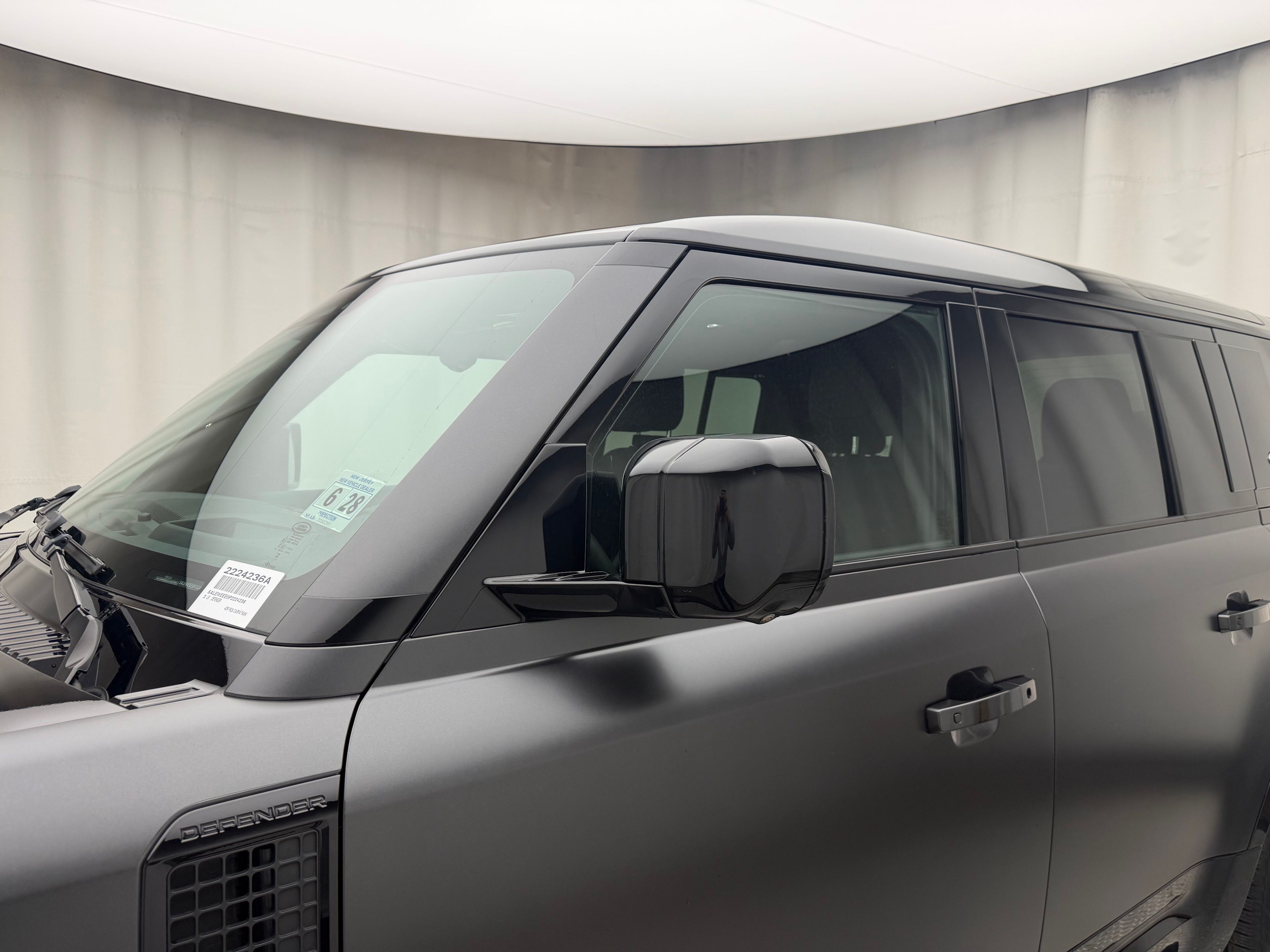 Thumbnail: 2023 Land Rover Defender - 9