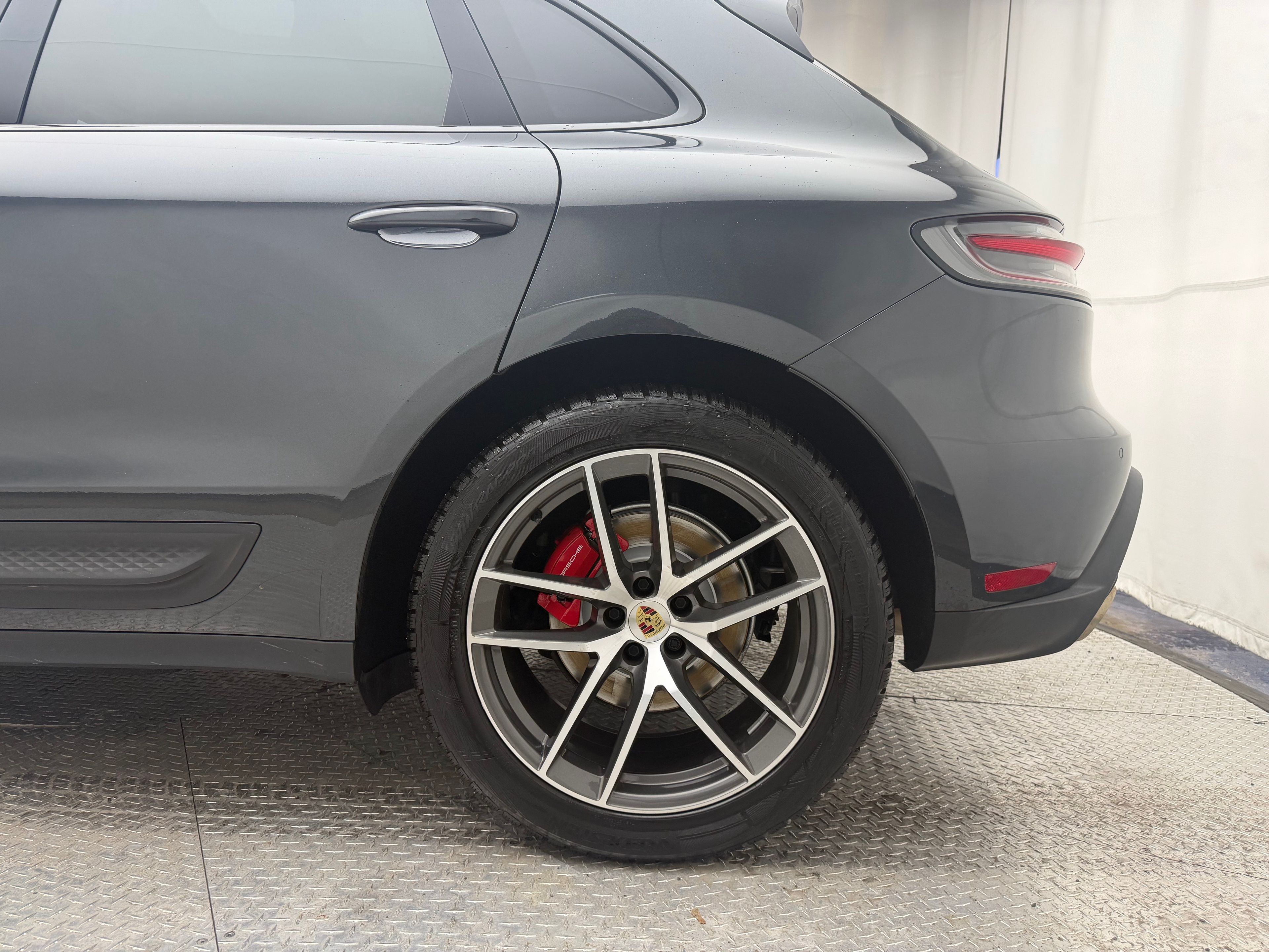 Thumbnail: 2023 Porsche Macan - 10