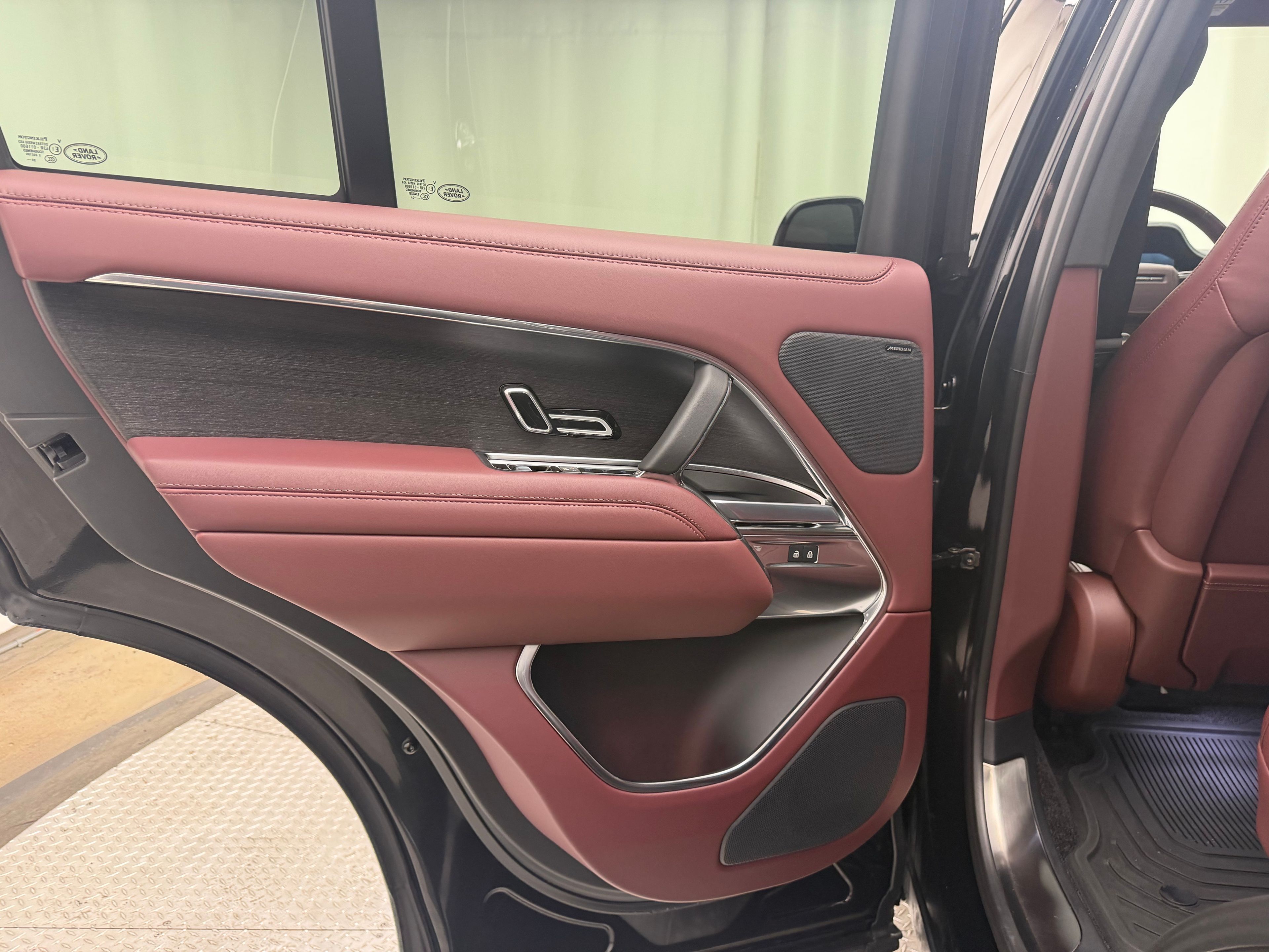 Thumbnail: 2024 Land Rover Range Rover - 22