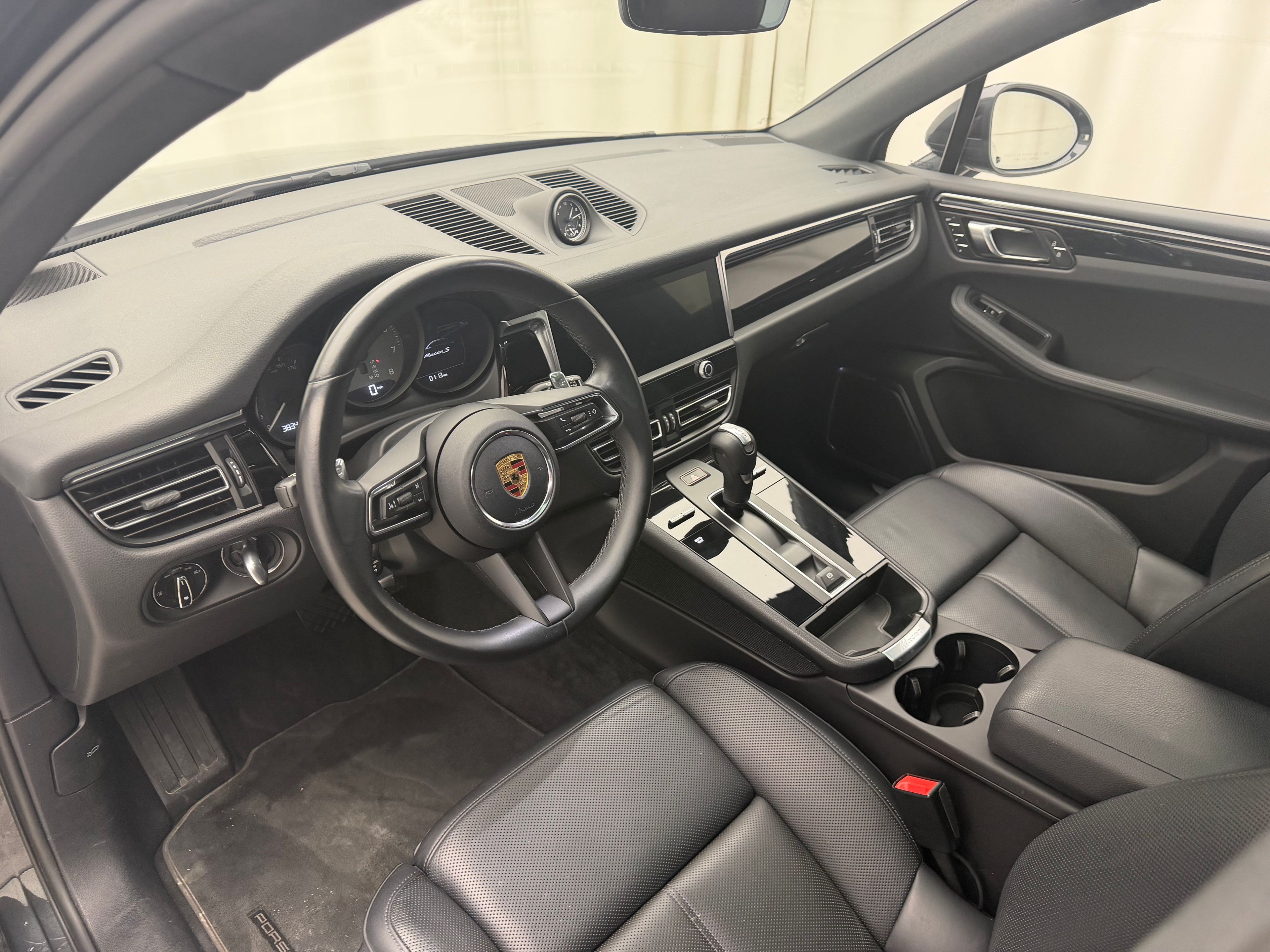 Thumbnail: 2023 Porsche Macan - 4