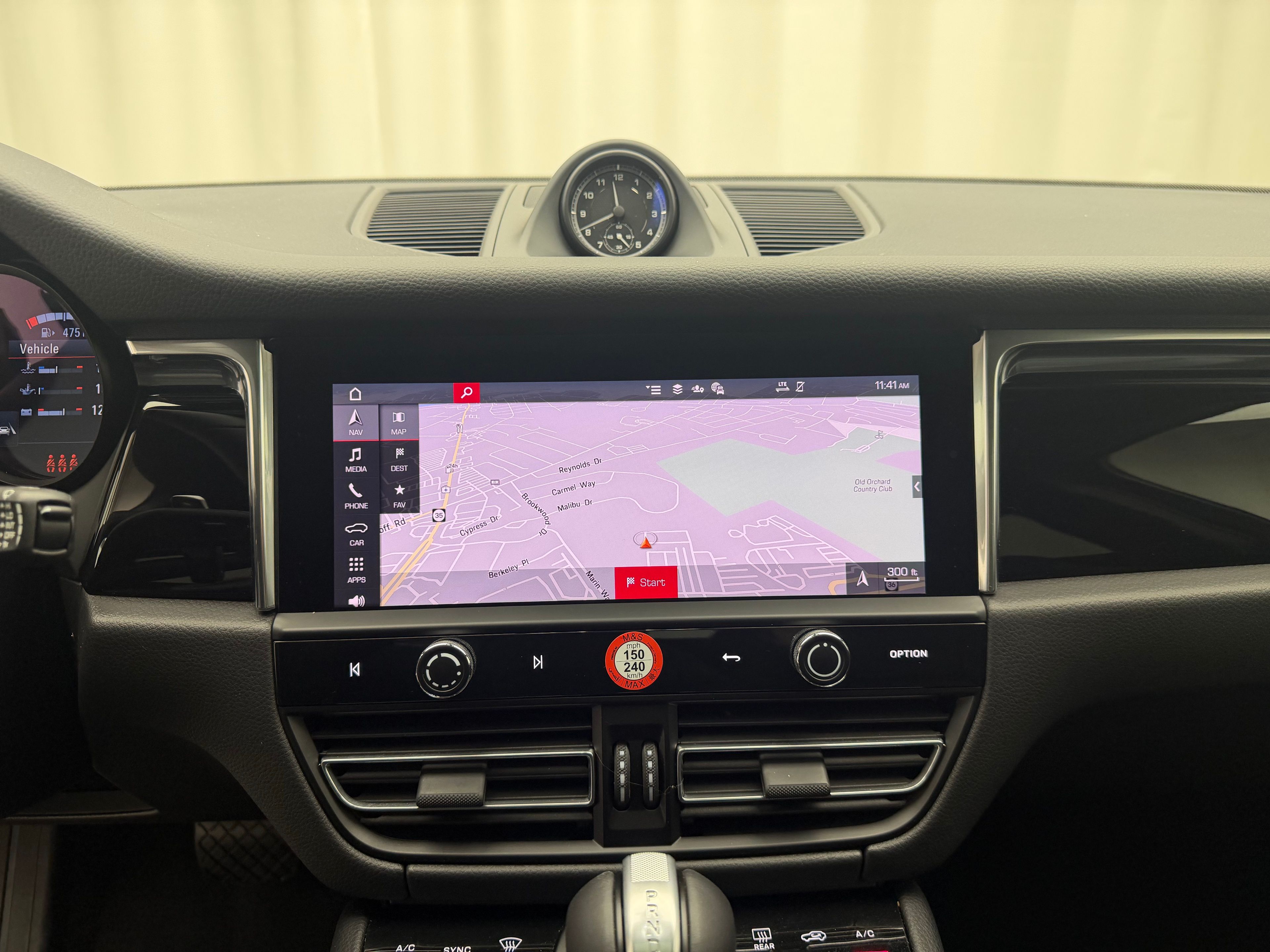 Thumbnail: 2026 Porsche Macan - 28