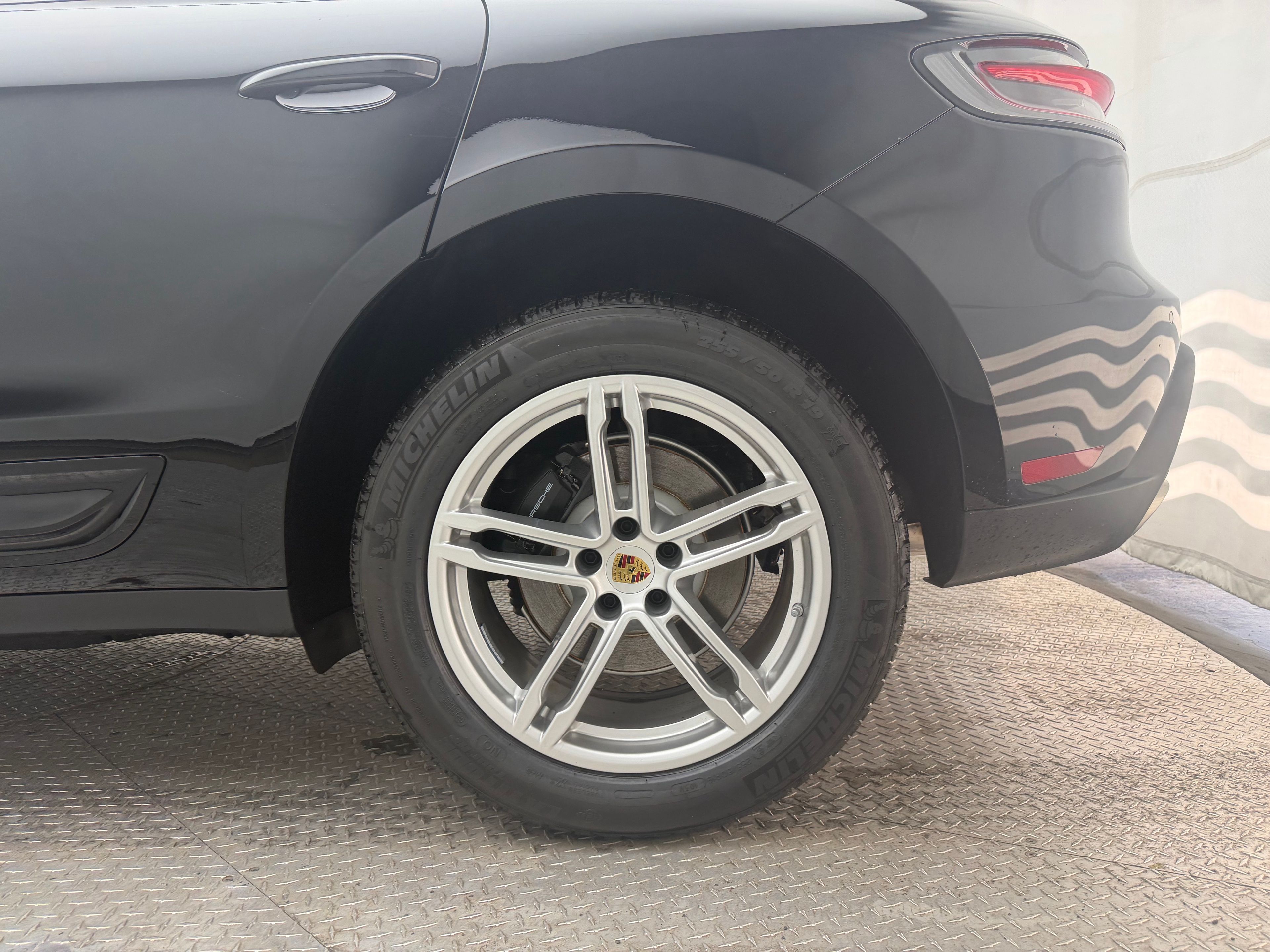 Thumbnail: 2026 Porsche Macan - 9