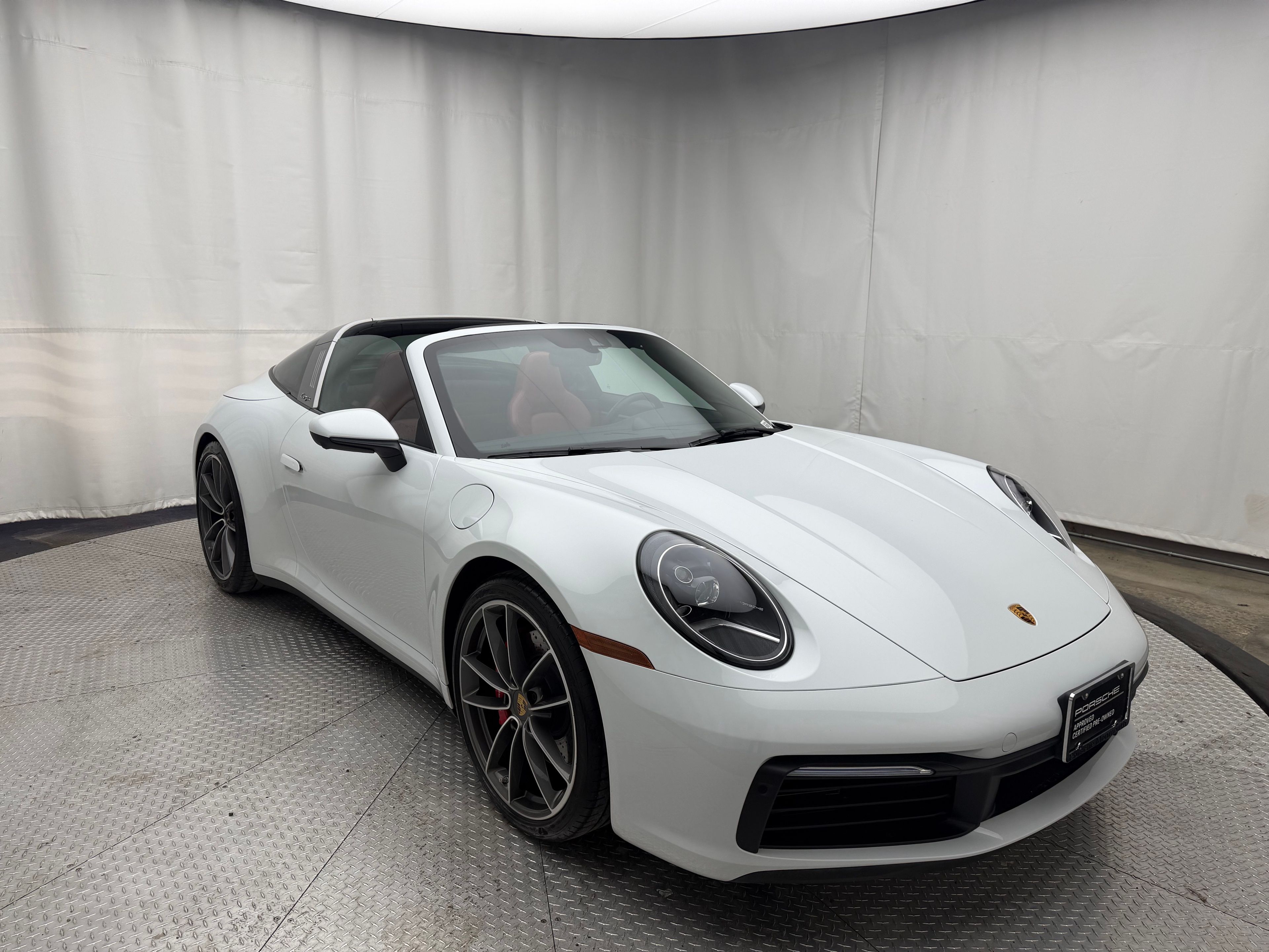 Thumbnail: 2023 Porsche 911 - 23