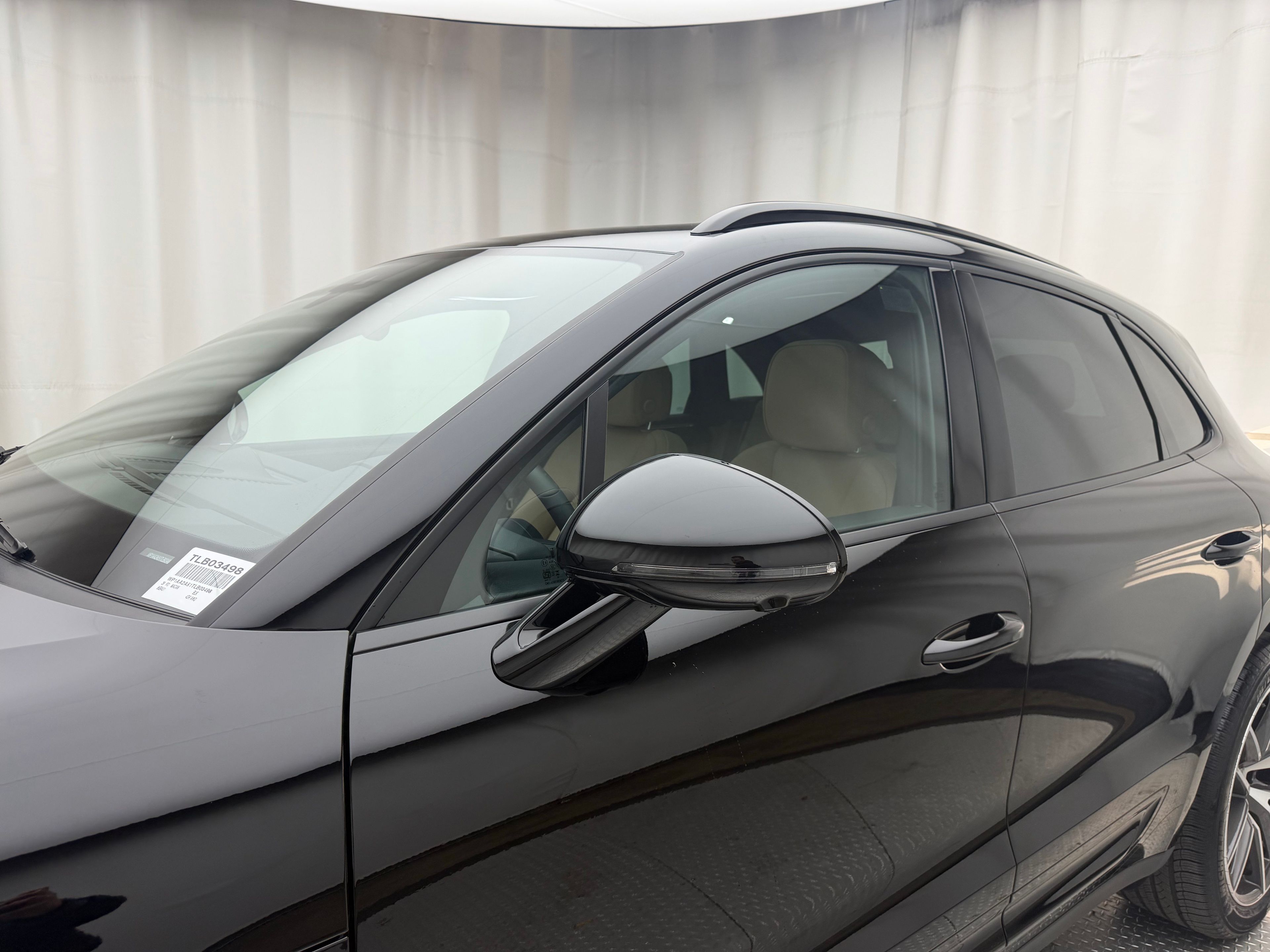 Thumbnail: 2026 Porsche Macan - 9